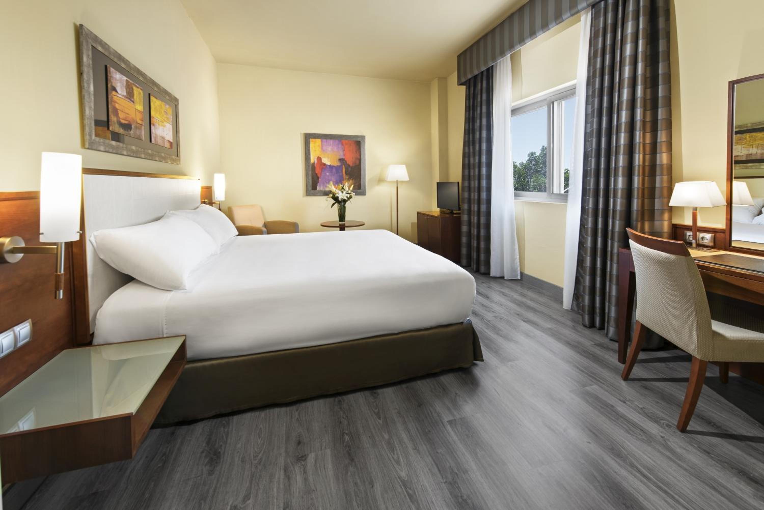 Executive Double Room (1 Adult) - Photo 1