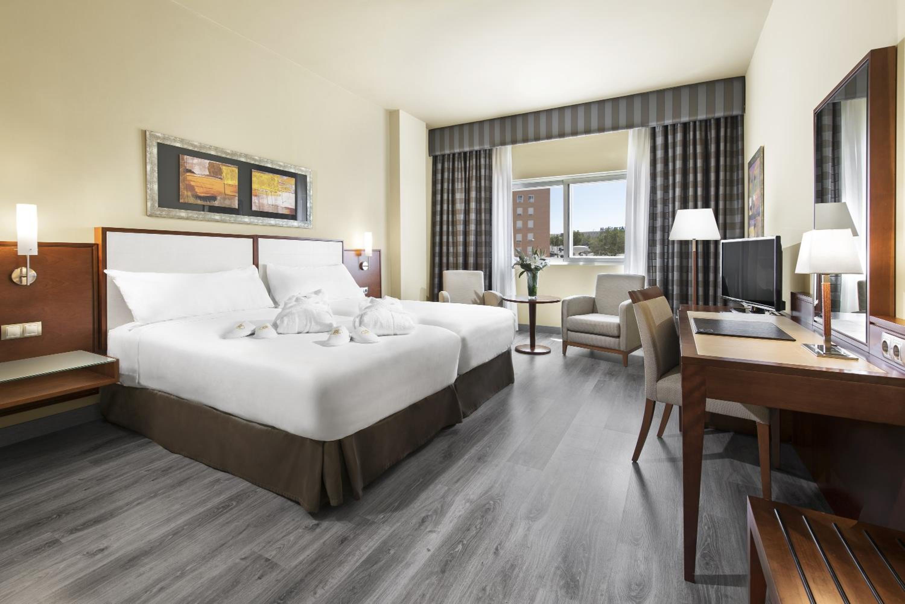 Executive Double Room (1 Adult) - Photo 2