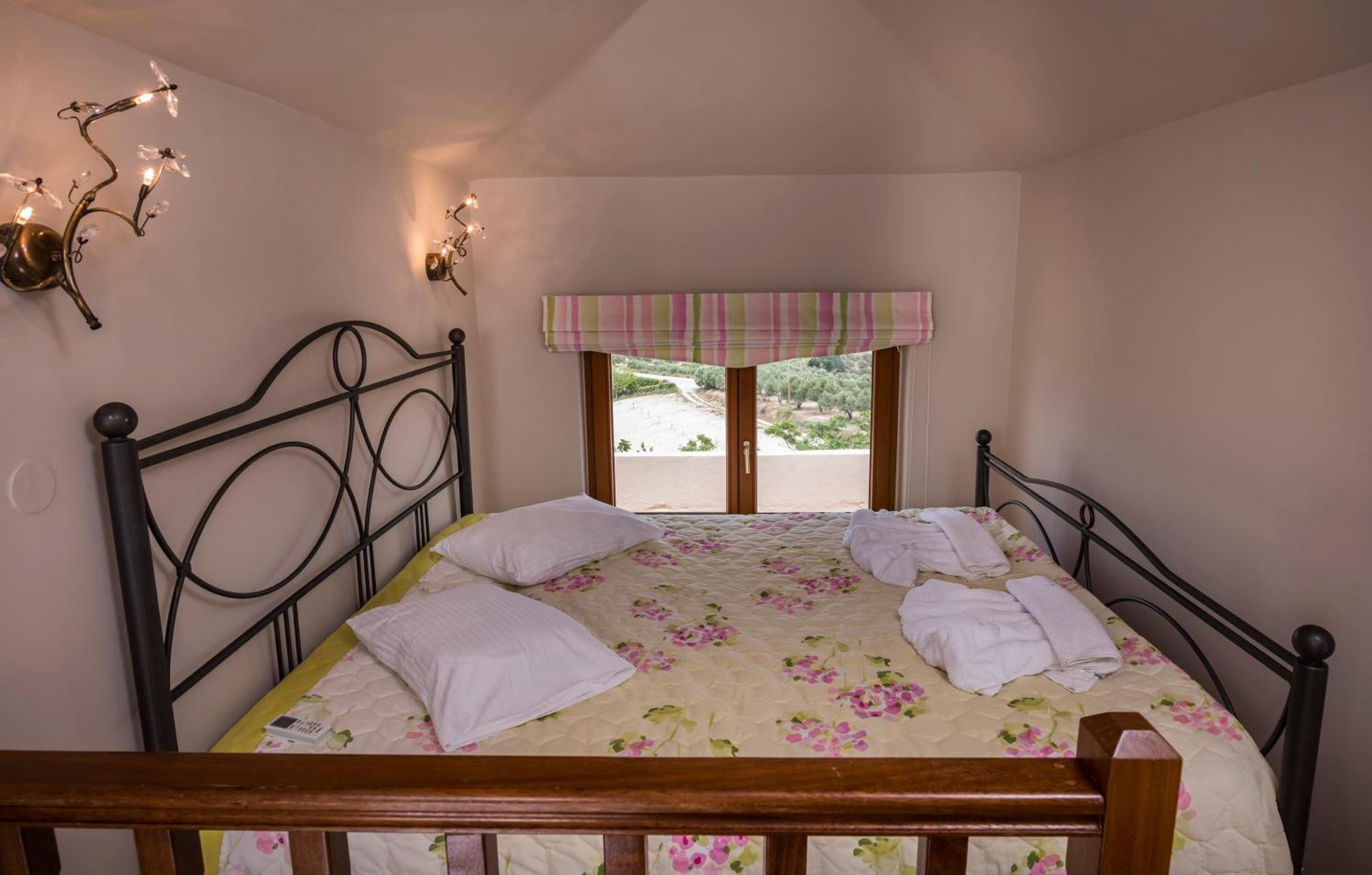 Two-Bedroom Villa with Private Pool and Sea View (4 Adults)- Rogdia