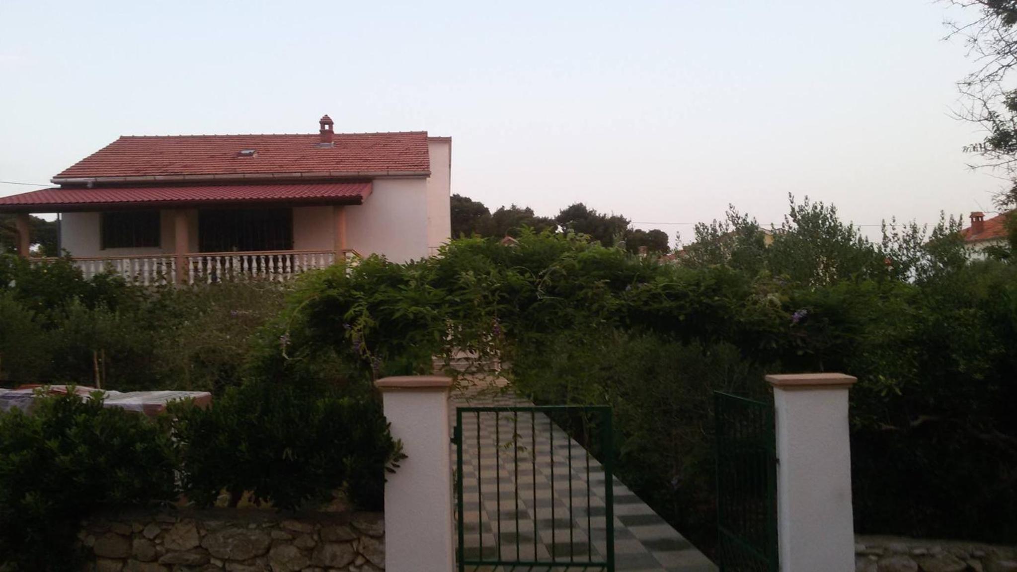 Three-Bedroom Apartment with Balcony photo 2