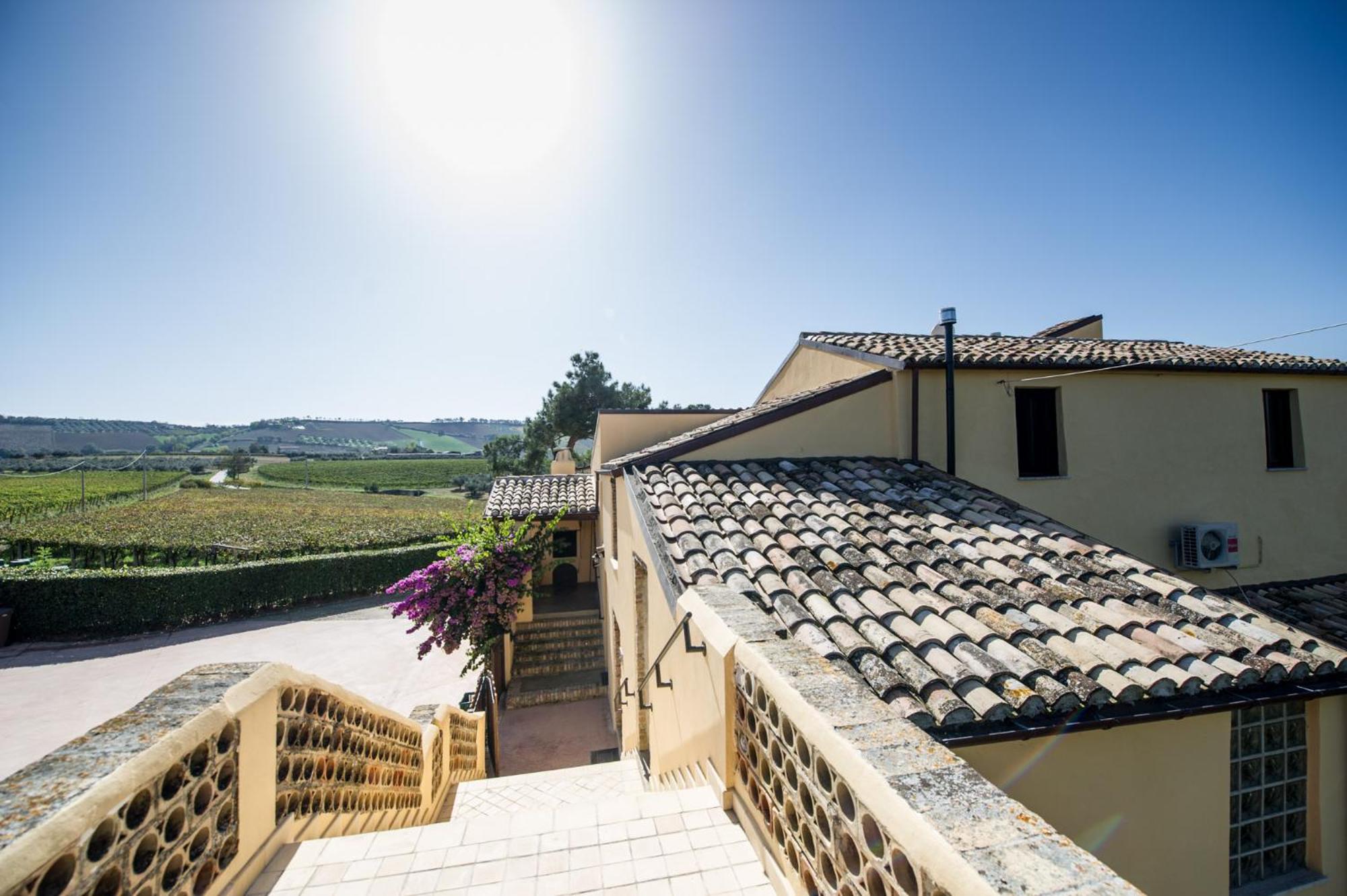Deluxe Room (2 Adults + 1 Child) photo 3