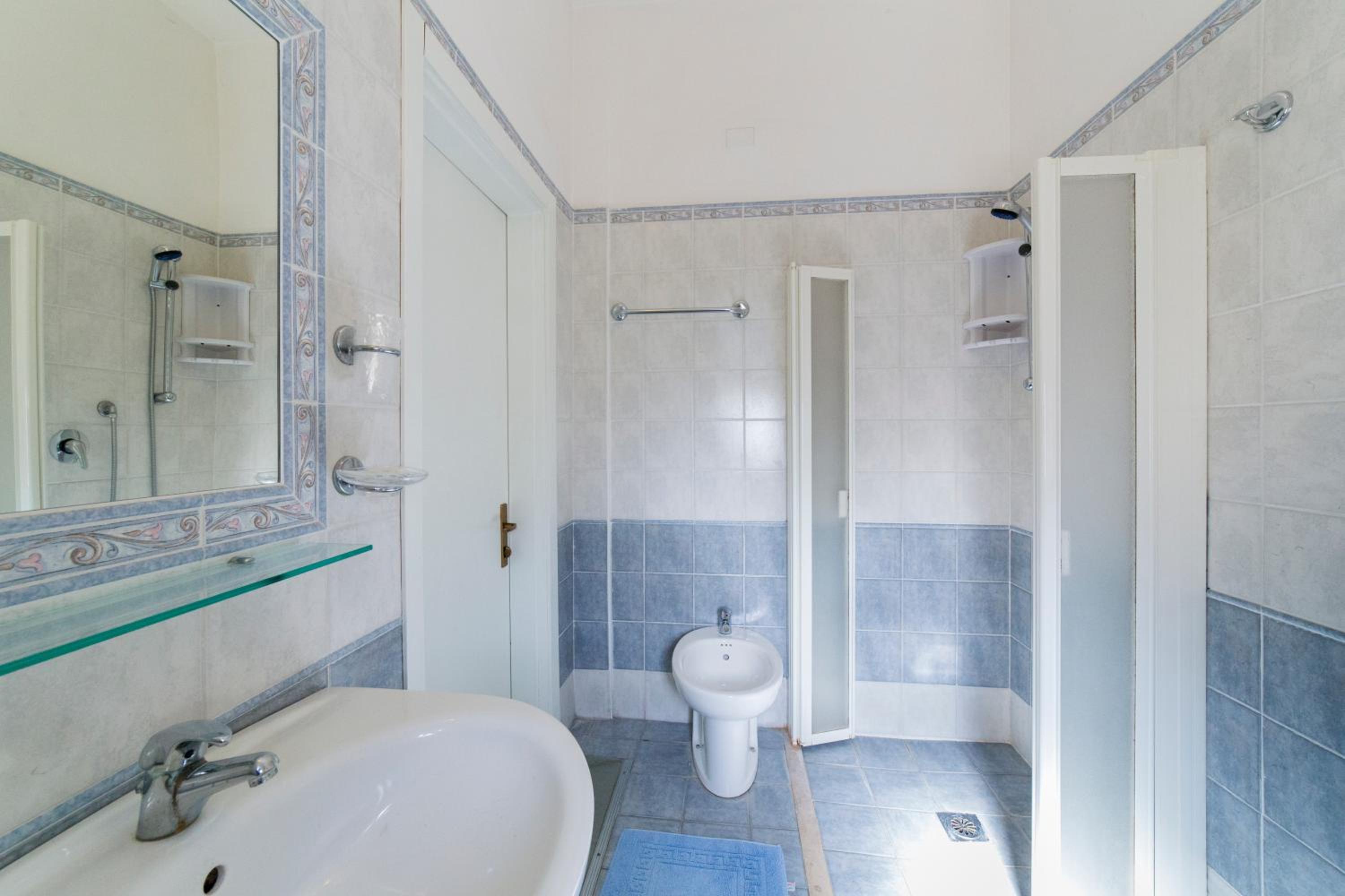 Quadruple Room - Photo 6