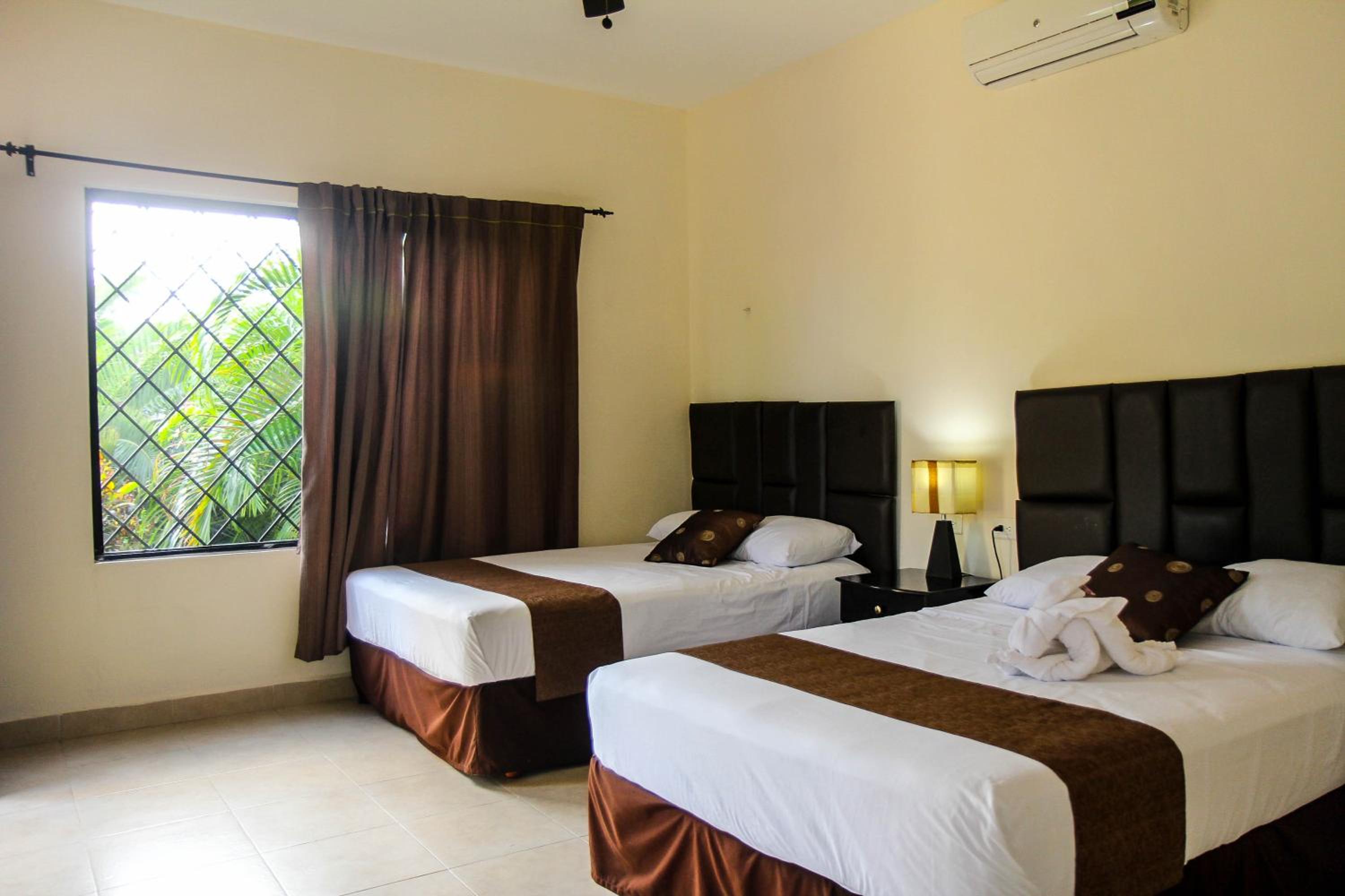 Standard Double Room with Two Double Beds photo 1