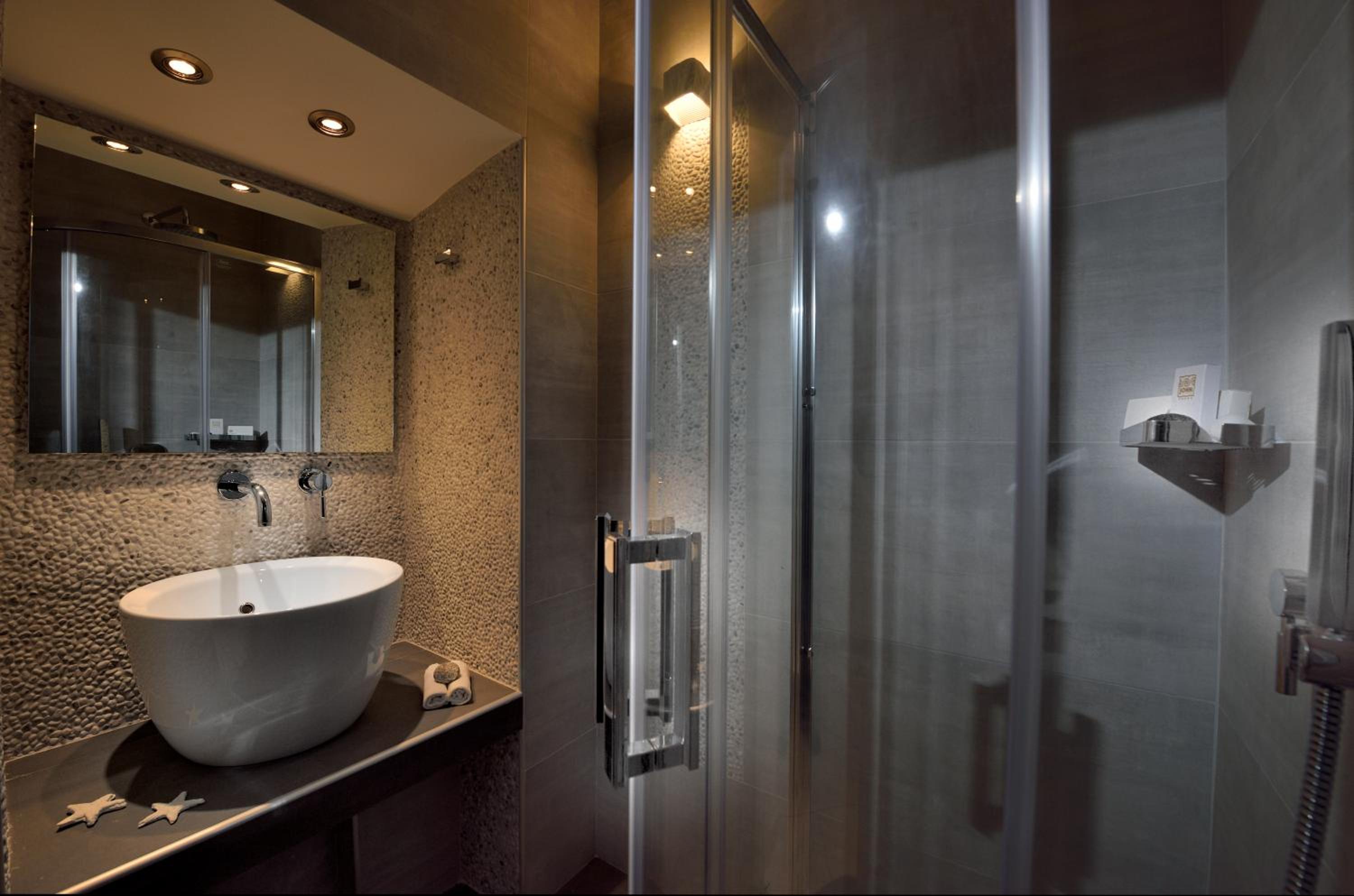 Double Room - Photo 13