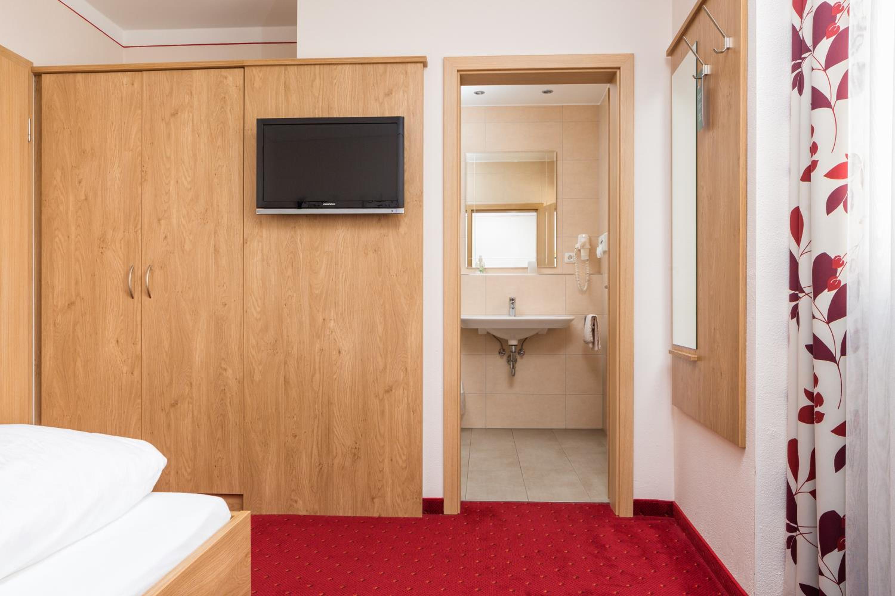 Superior Single Room photo 3