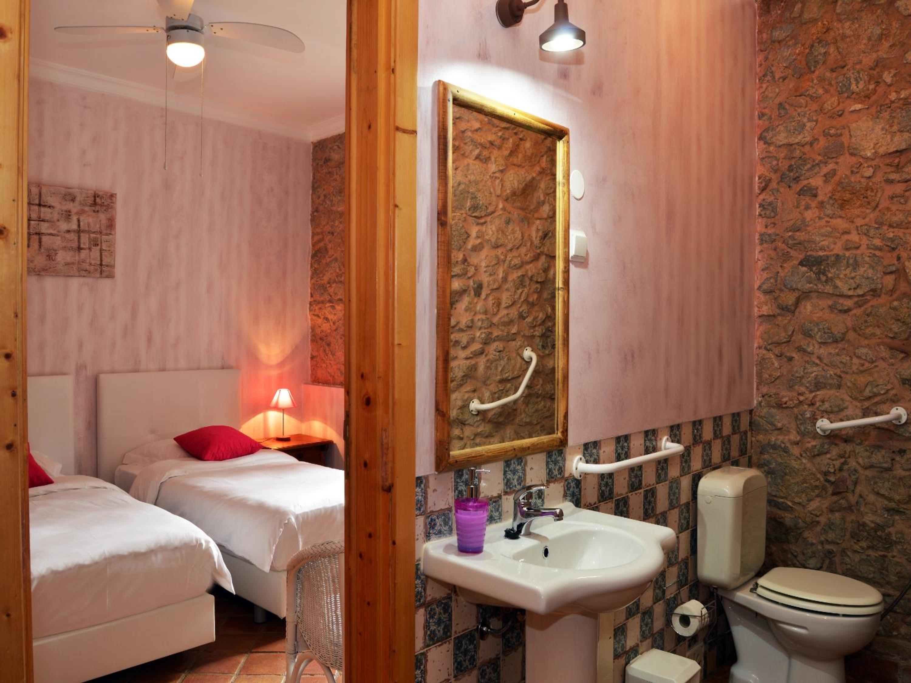 Double Or Twin Room photo 3