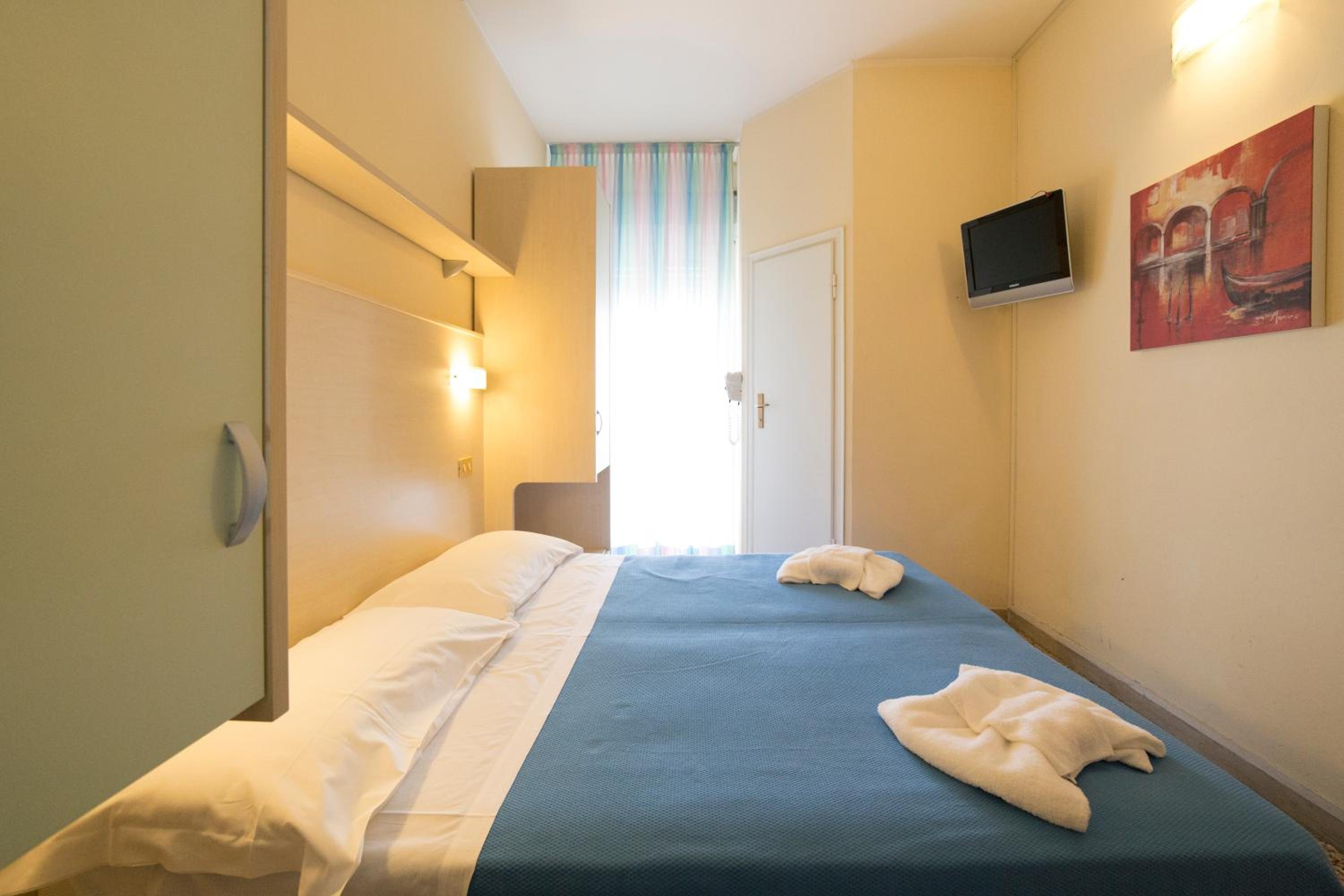 Double or Twin Room - Photo 1