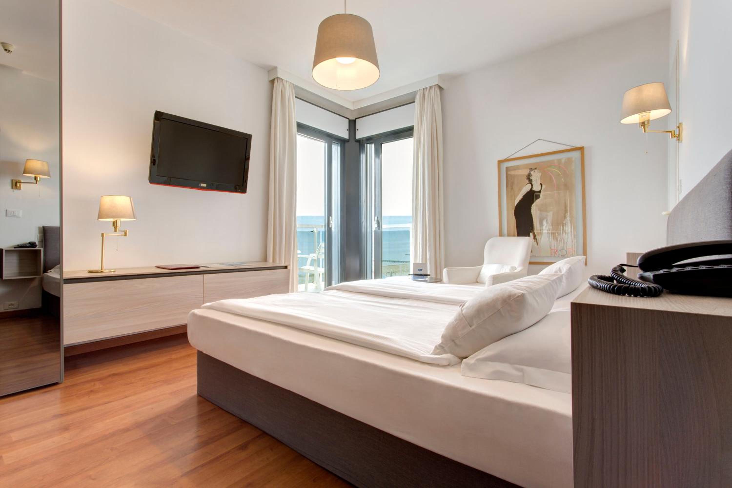 Superior Double with Sea View - Photo 1