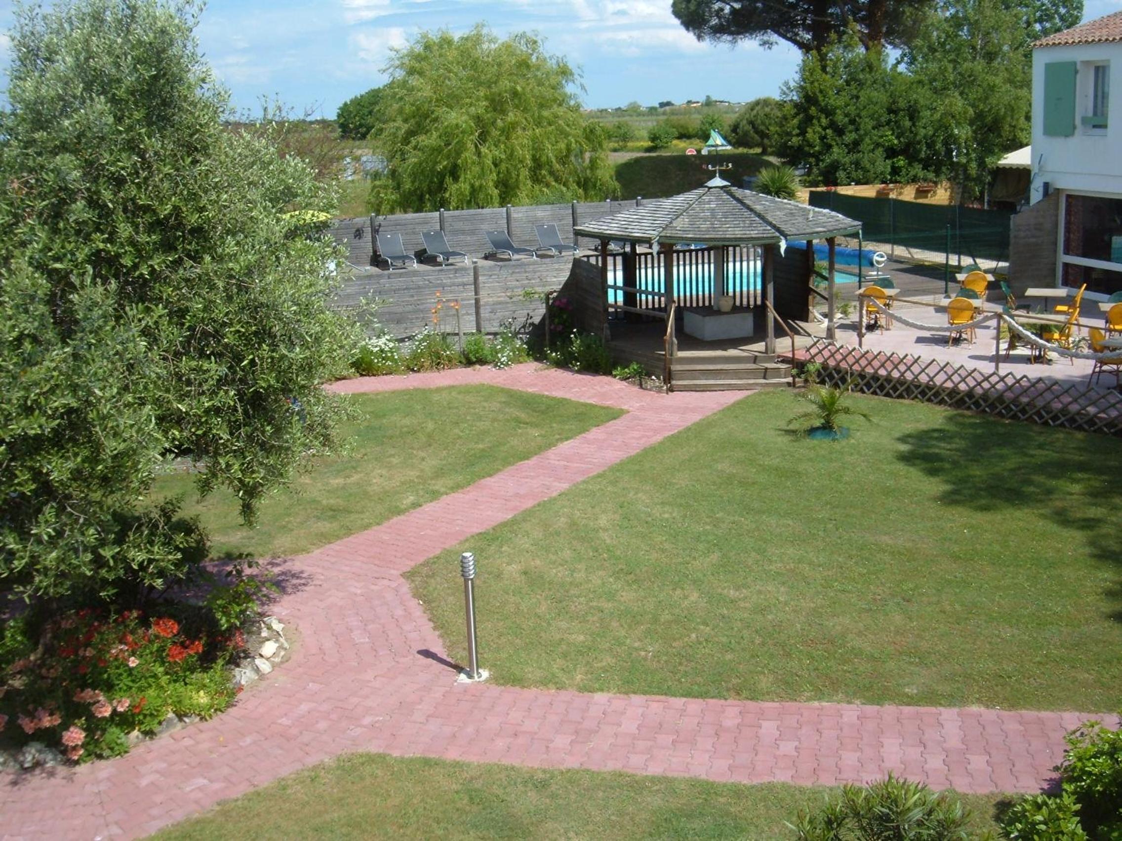 Triple Room with Garden View photo 3