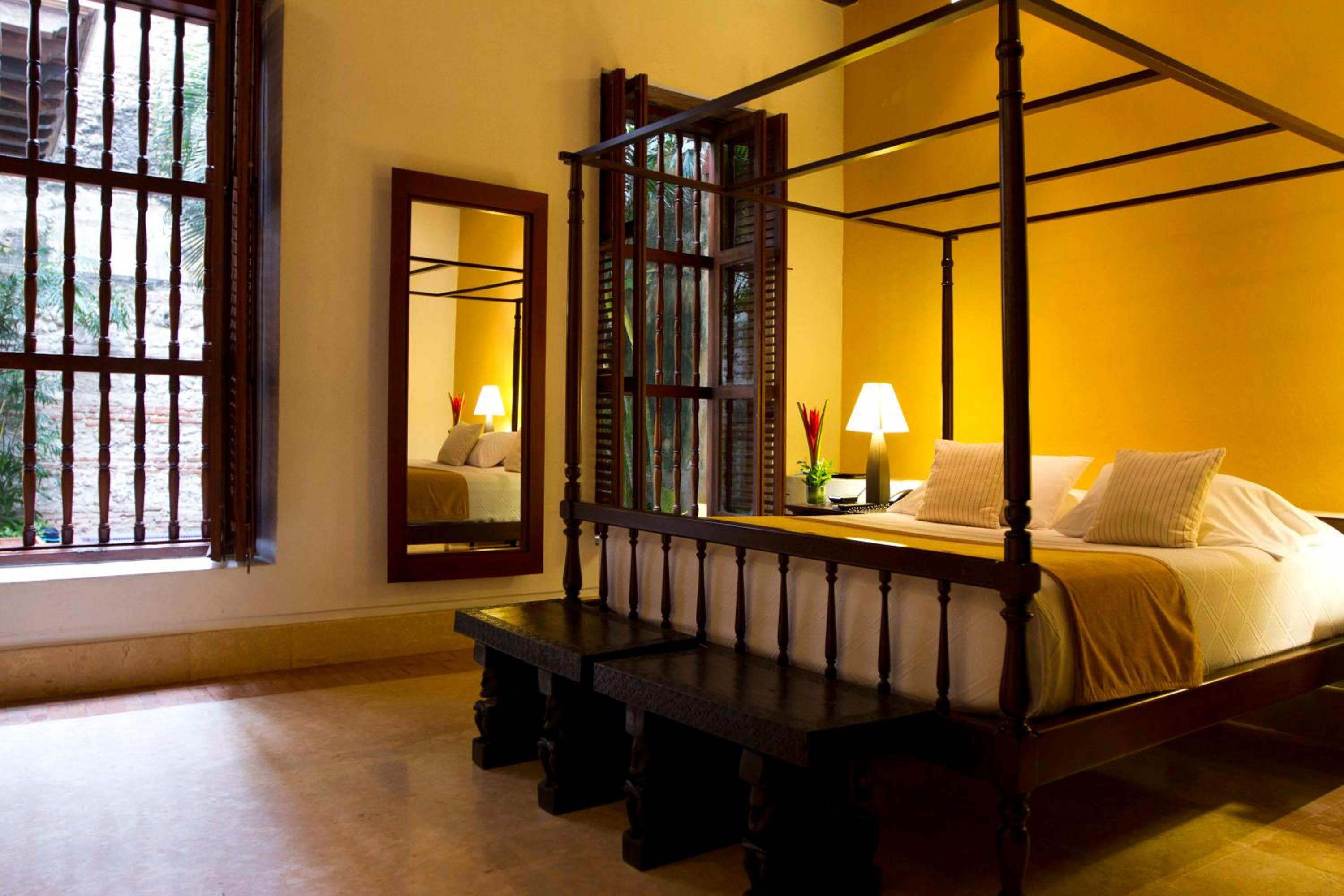 Deluxe Junior Suite - Photo 1