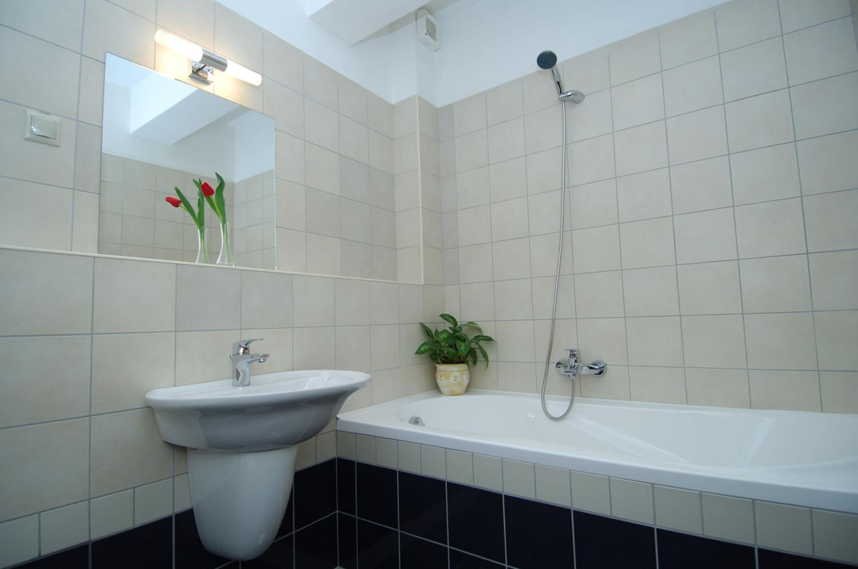 Premium Double or Twin Room - Photo 3