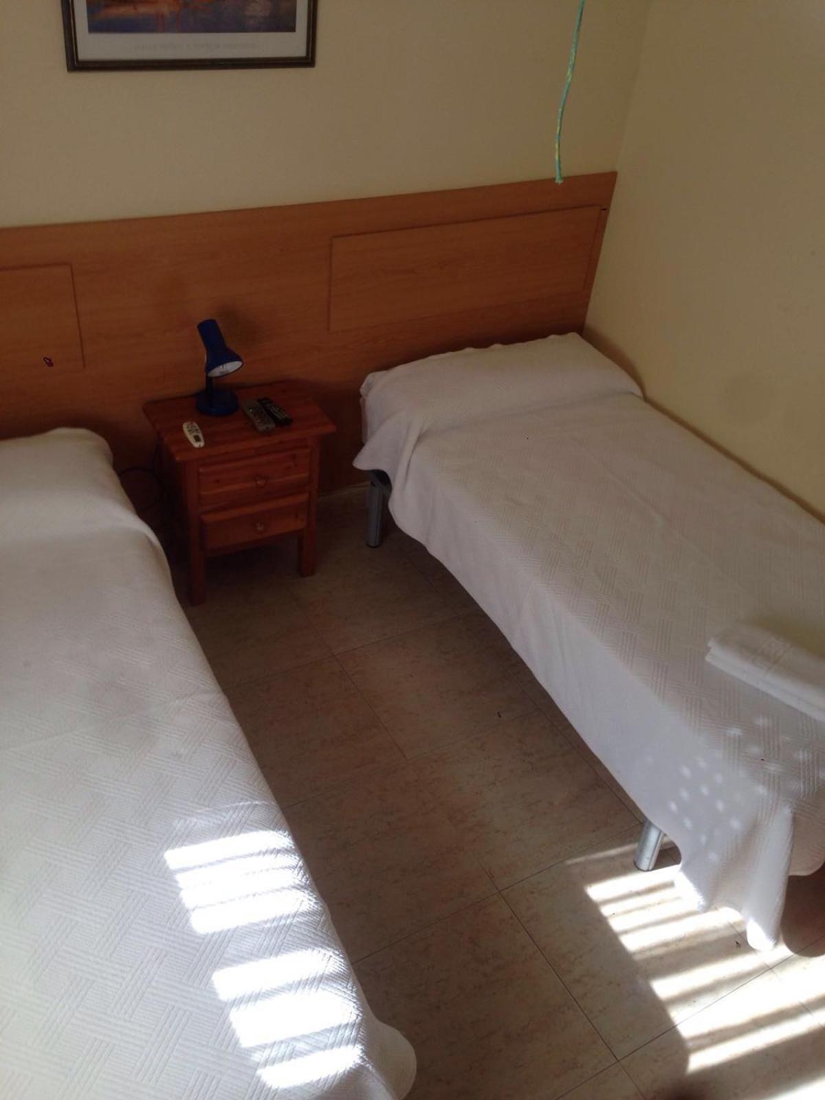 Single Room with Shared Bathroom photo 3