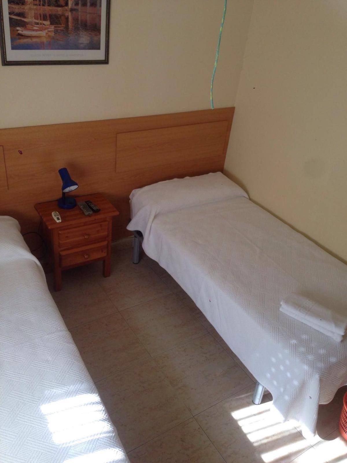 Single Room with Shared Bathroom photo 2