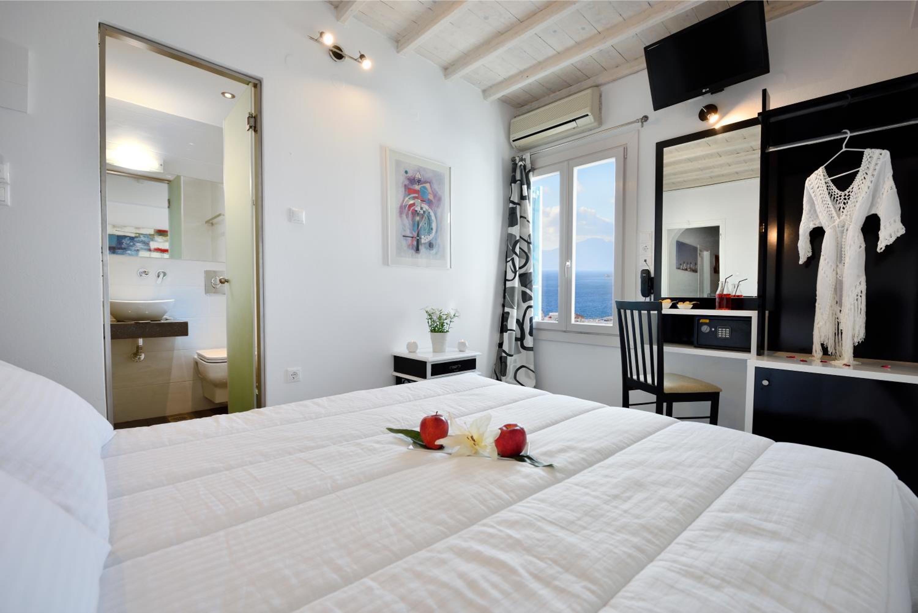 Double or Twin Room - Photo 5