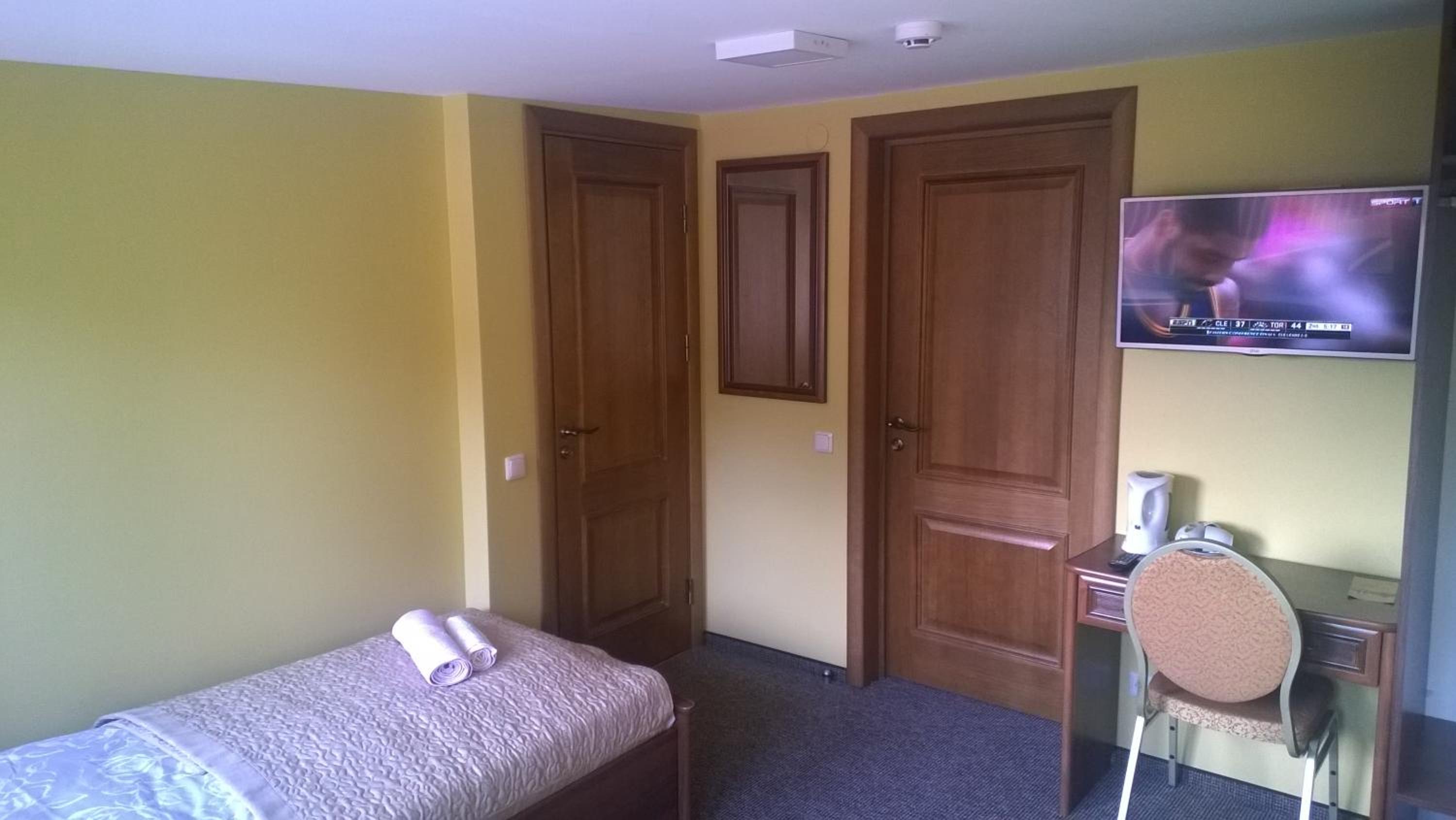 Standard Double or Twin Room photo 2