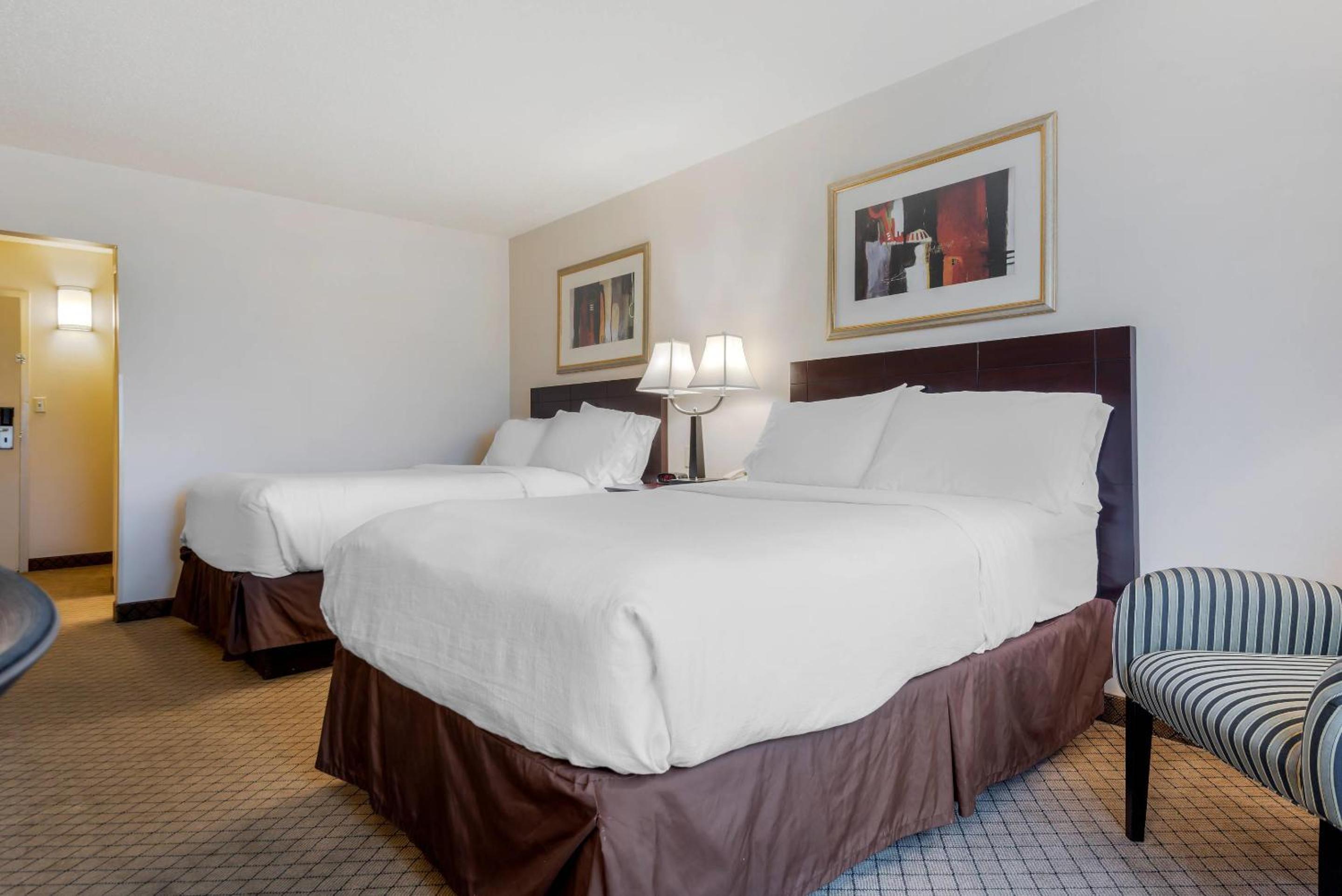 Double Room with Two Double Beds - Mobility/Hearing Accessible