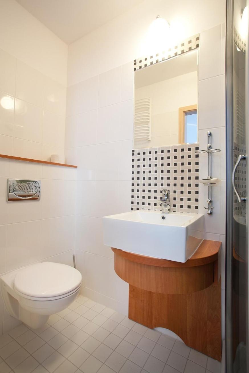 Twin Room - Photo 2