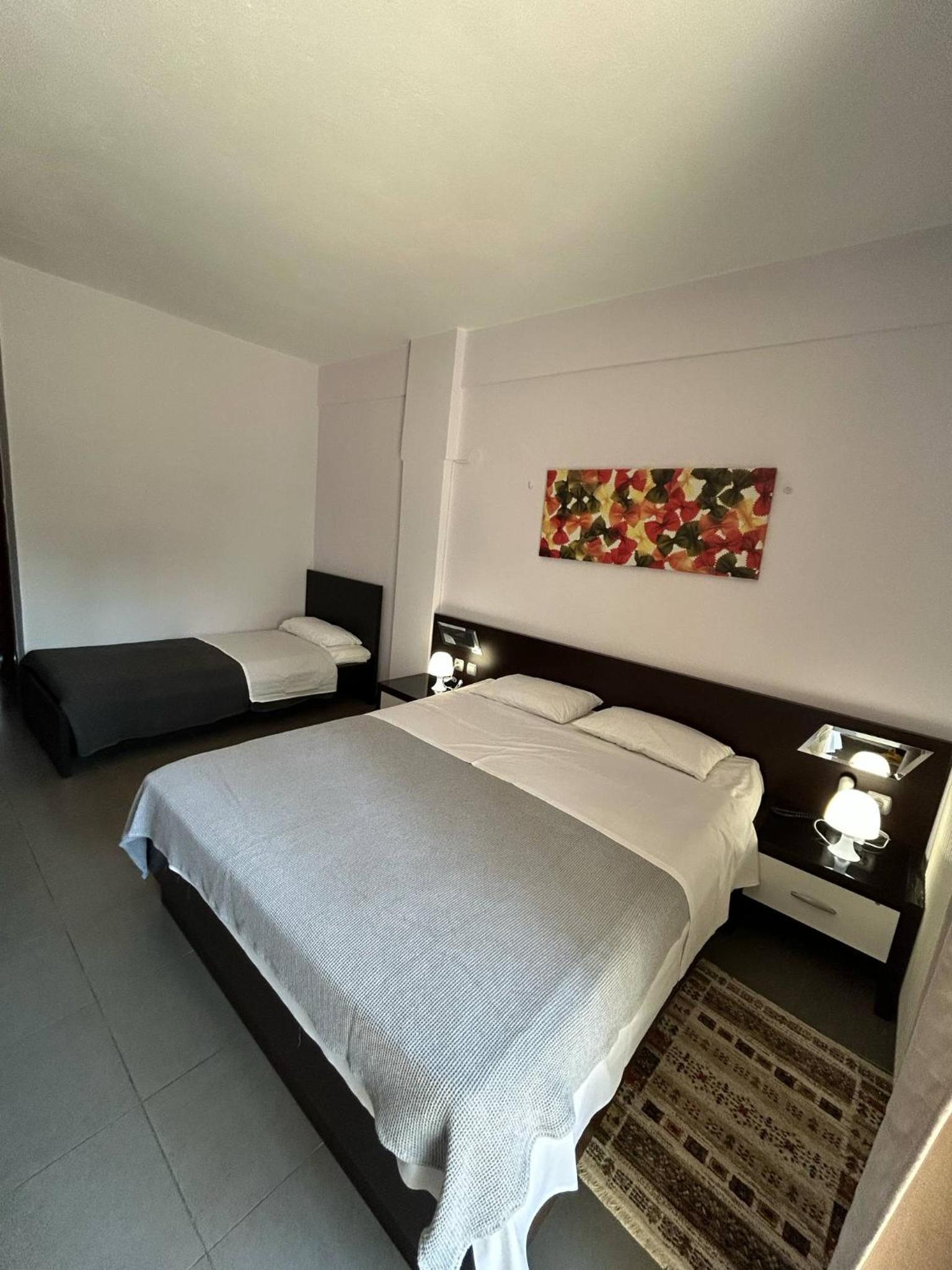Budget Triple Room - Photo 3