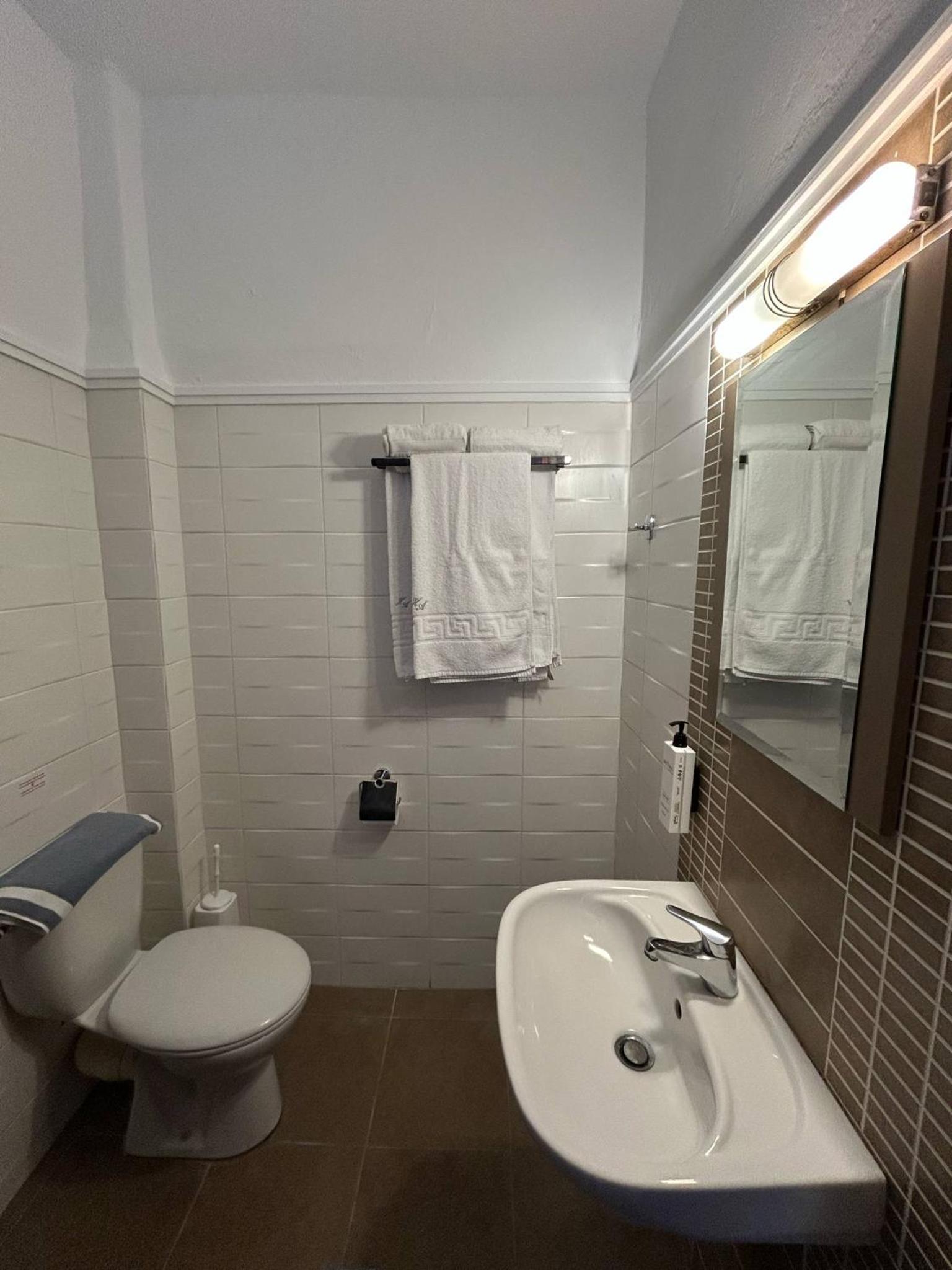 Budget Triple Room - Photo 4