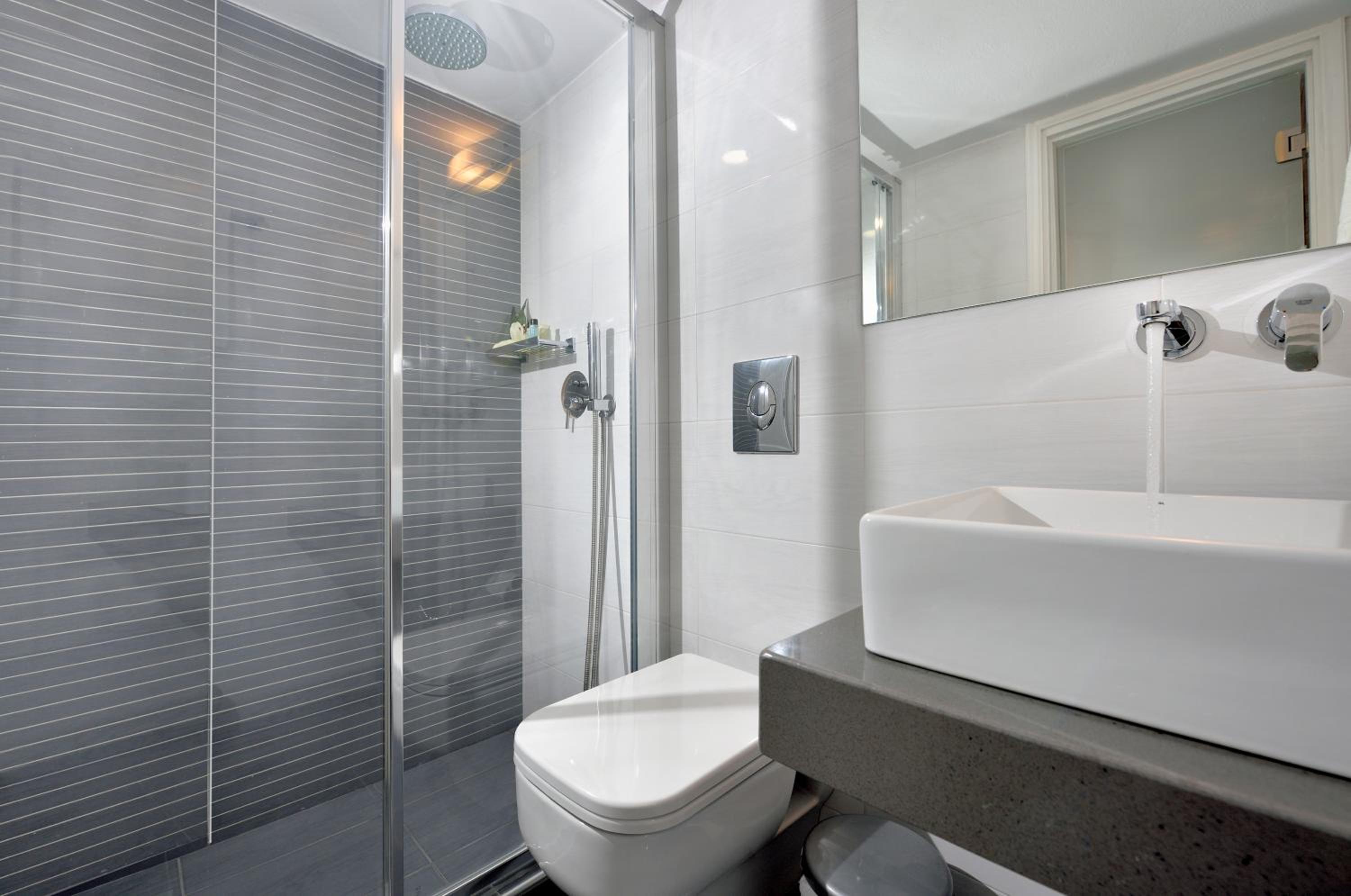 Double or Twin Room - Photo 35