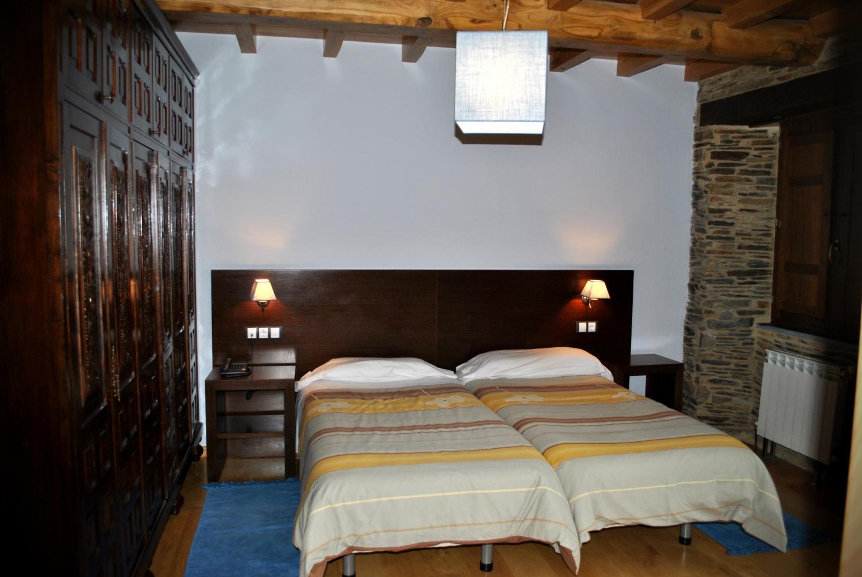 Double or Twin Room photo 3