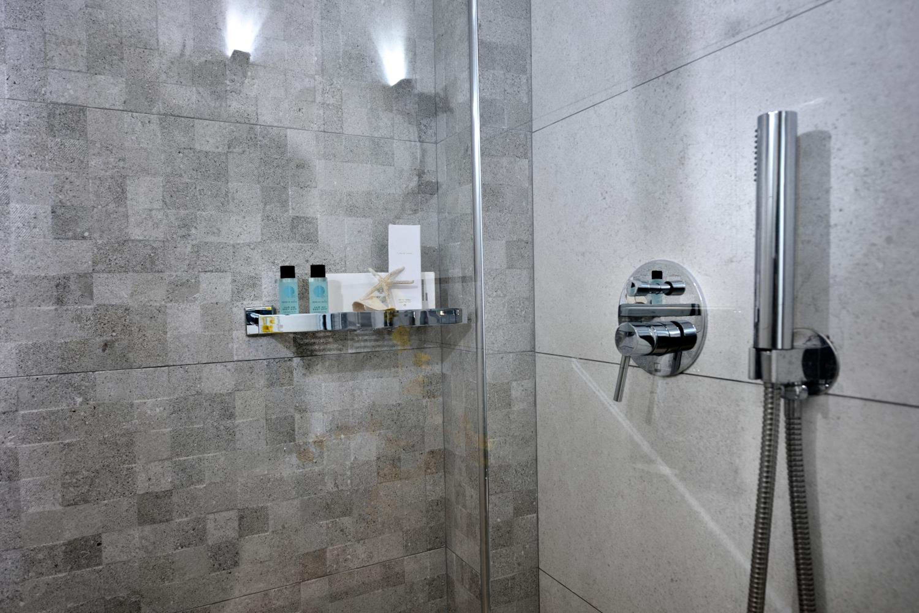 Double or Twin Room - Photo 40