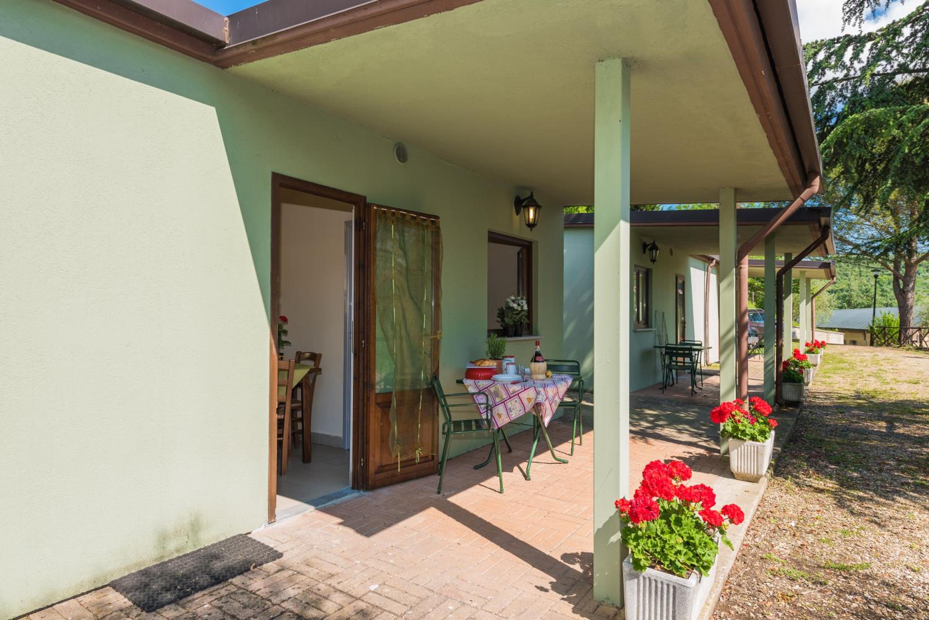 Bungalow (2 Adults) photo 3