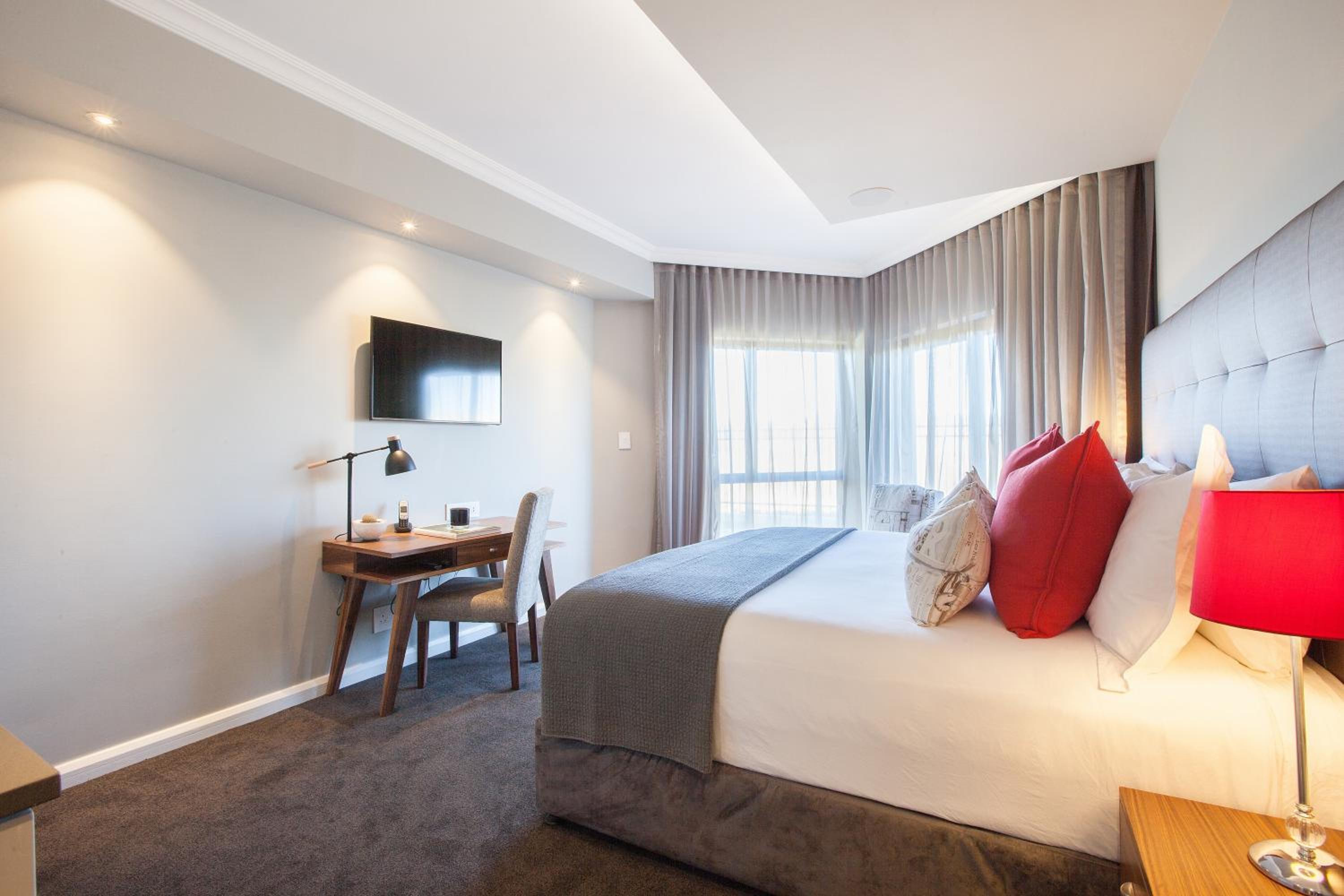 Deluxe King Room photo 2