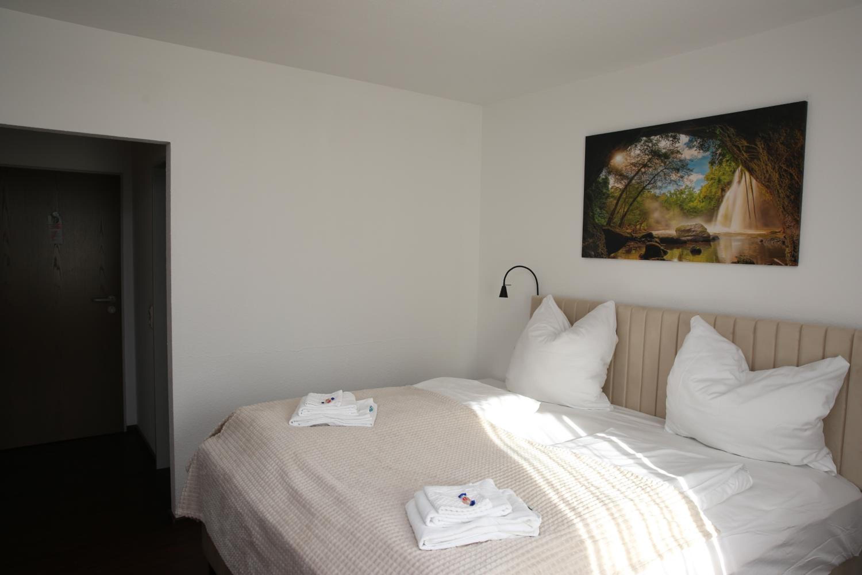 Double Room - Photo 8