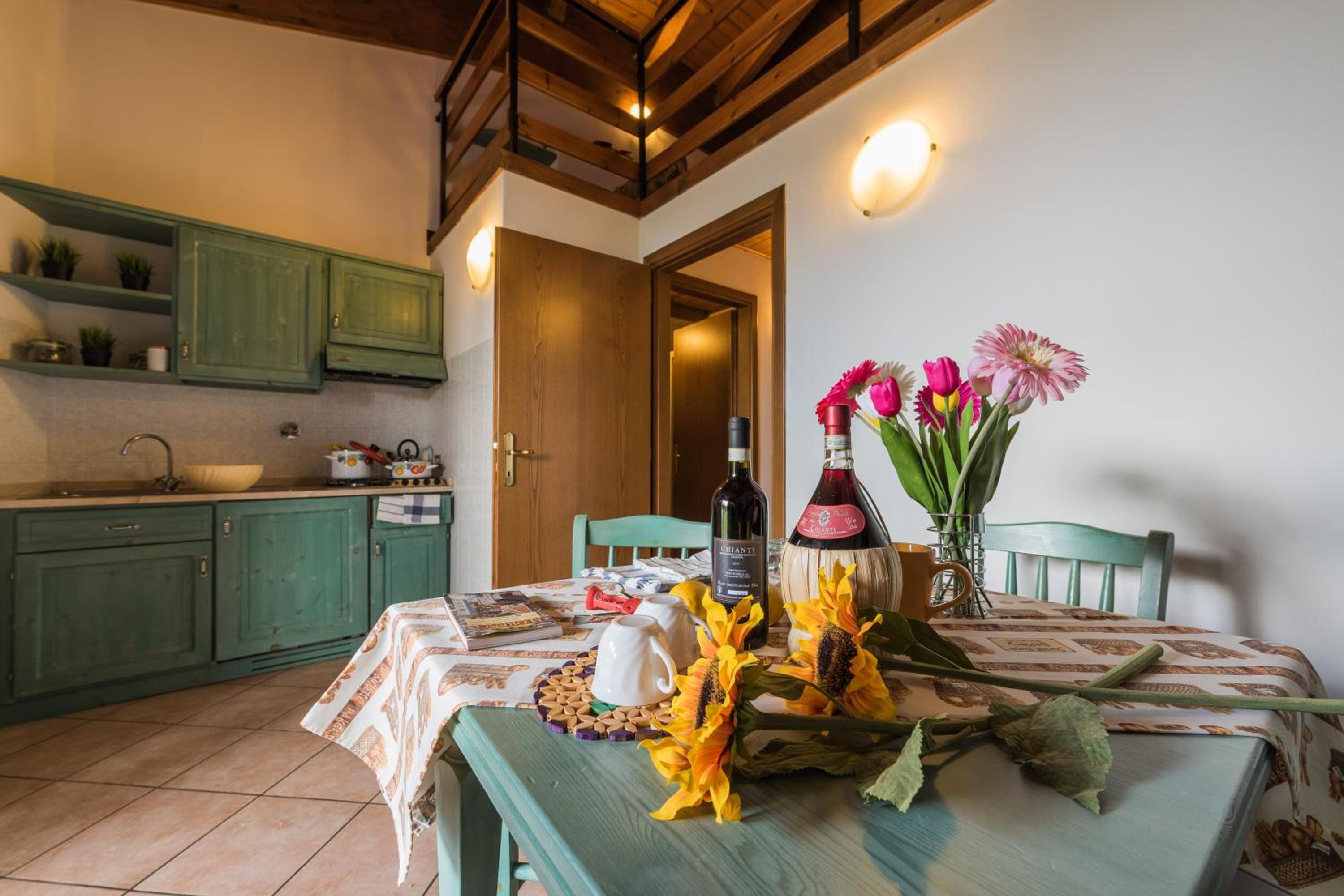 Two-Bedroom Apartment (4 Adults) - Split Level photo 2