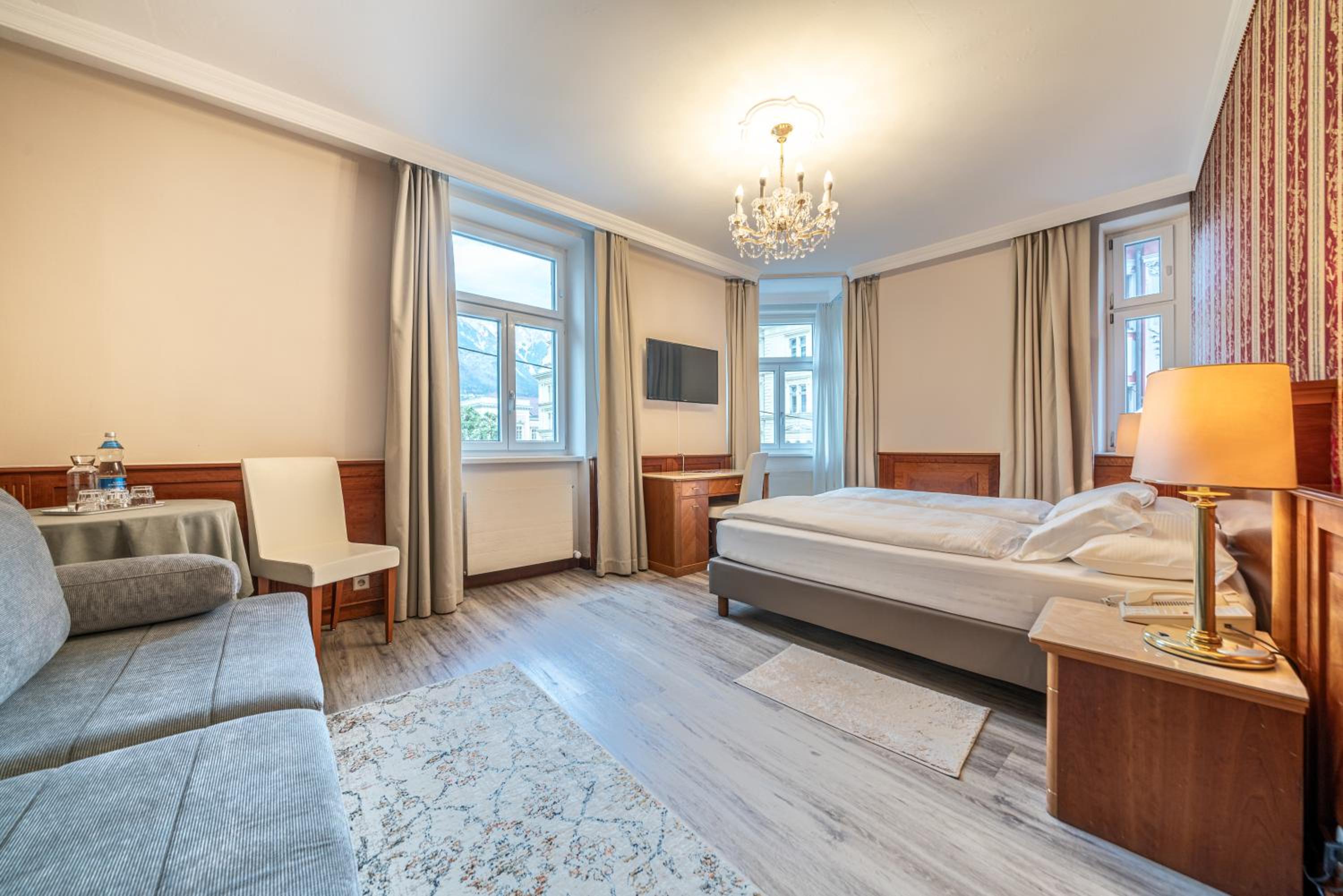 Vintage Junior Suite