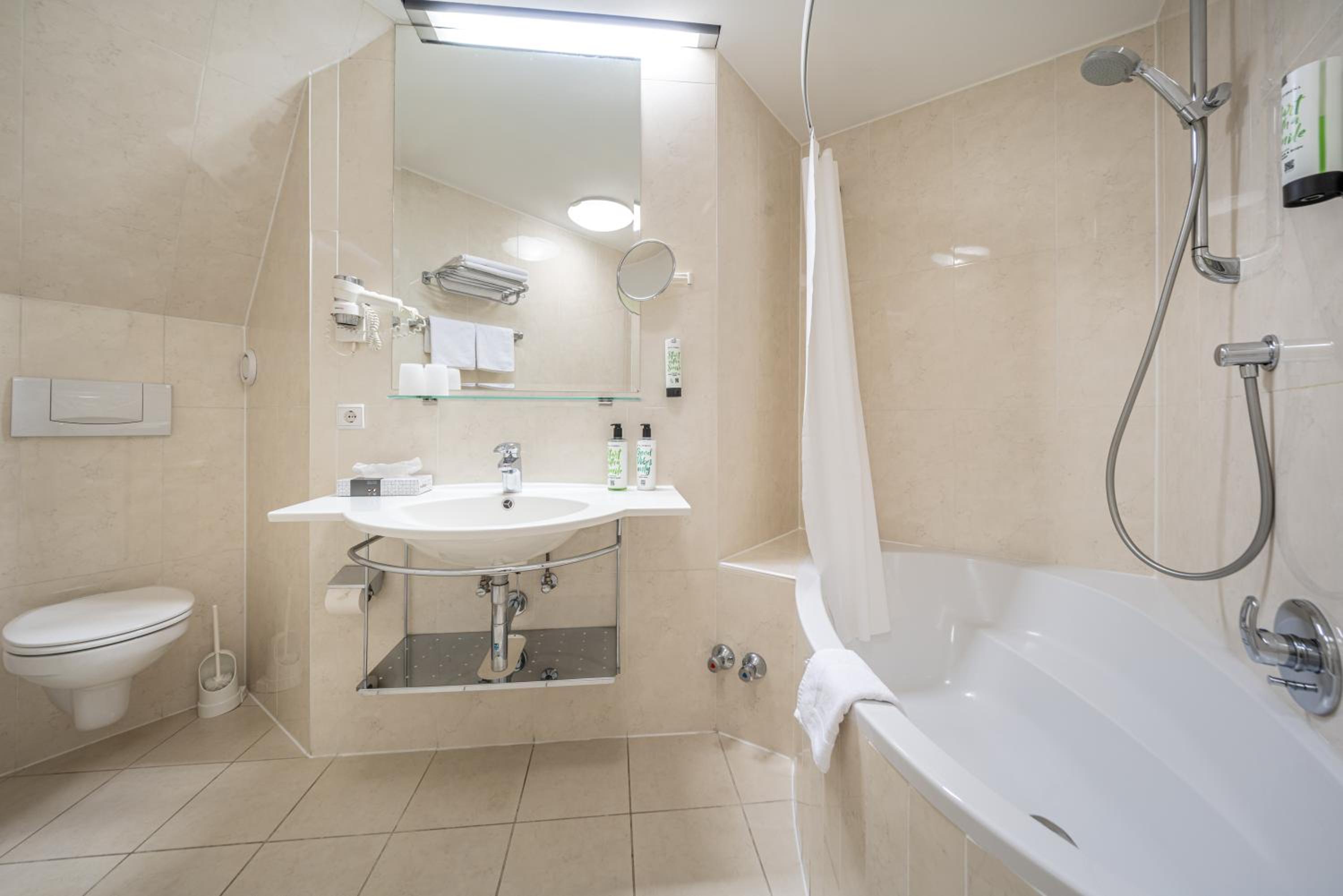 Superior Twin Room with AC