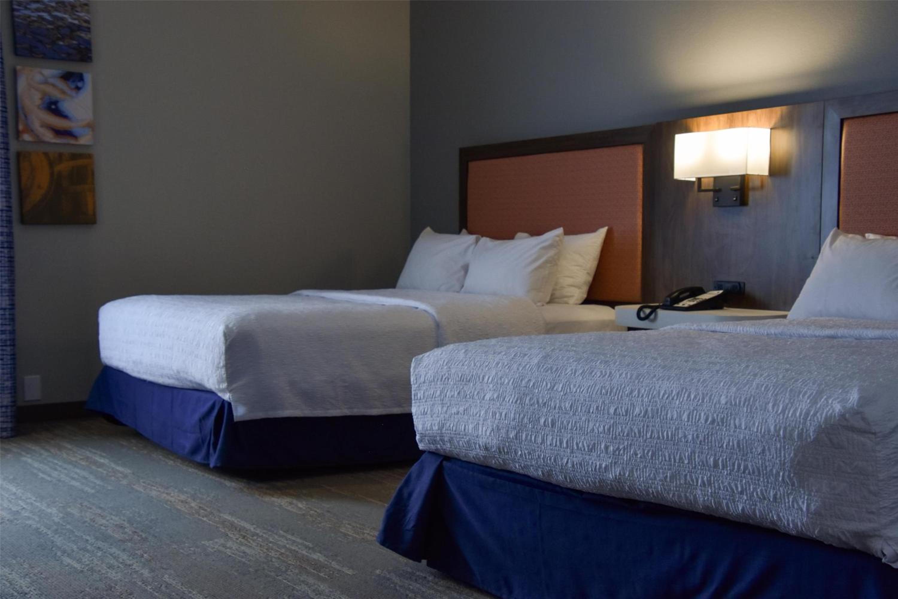 Queen Room with Two Queen Beds - Hearing Access - Photo 3