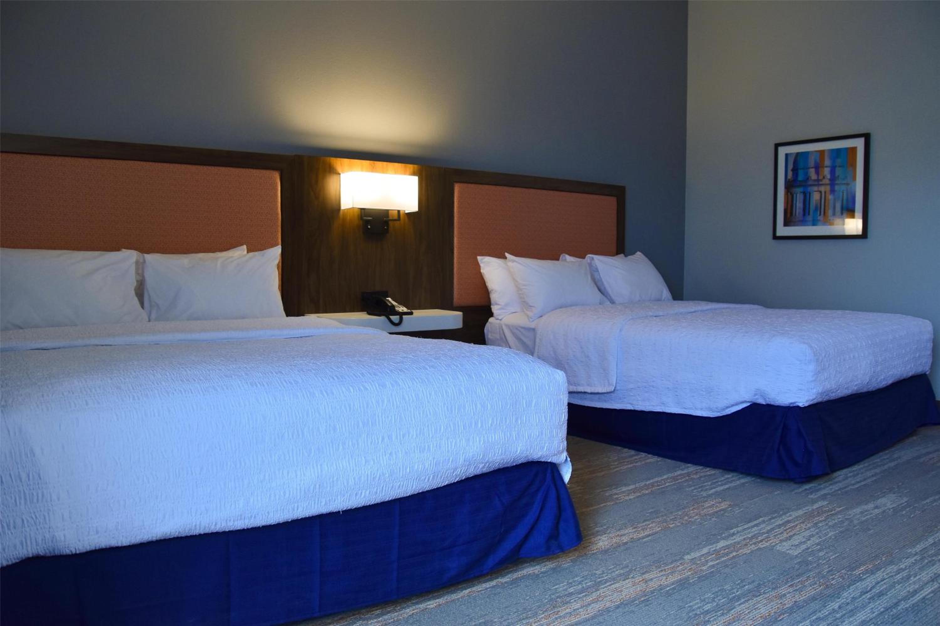 Queen Room with Two Queen Beds - Hearing Access - Photo 4