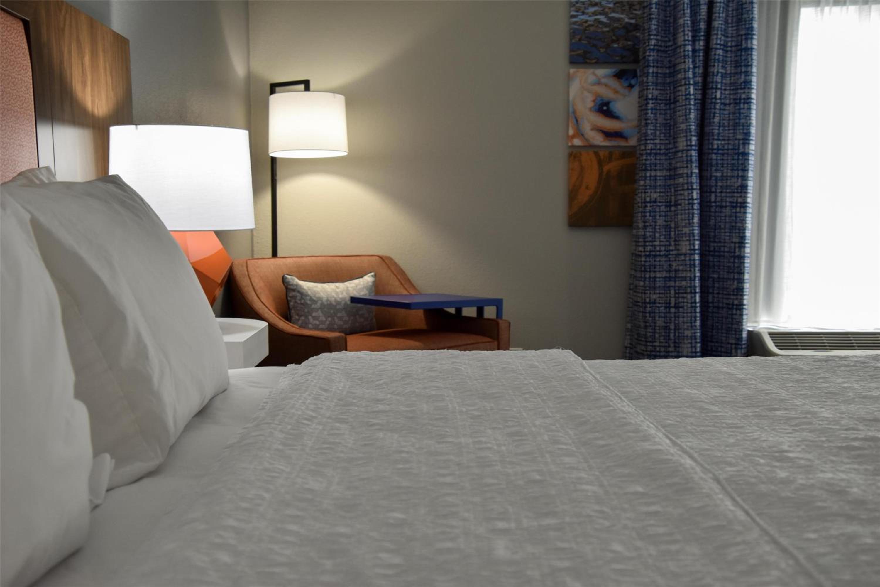 King Room - Mobility/Hearing Accessible - Photo 2