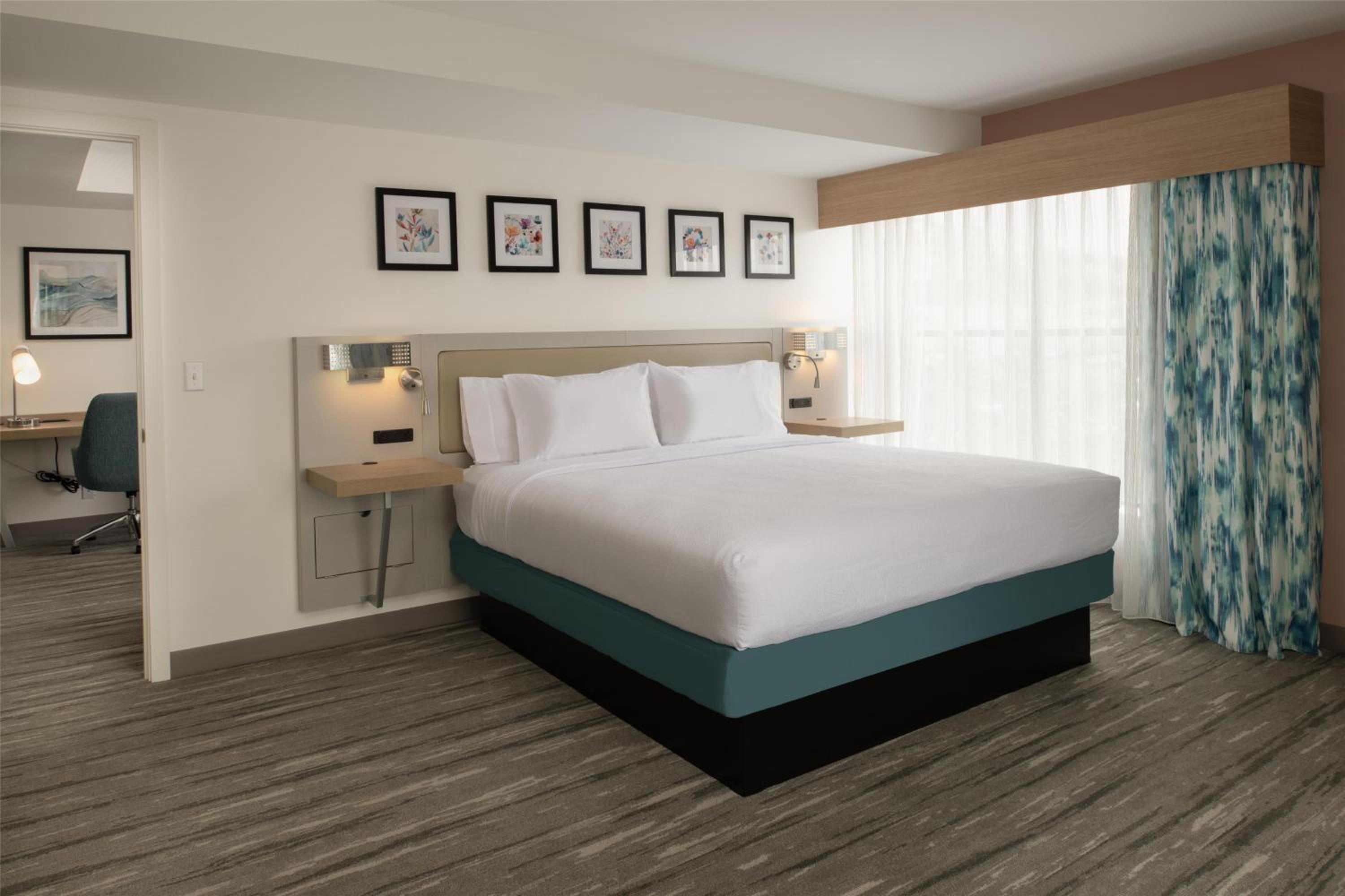 Two-Bedroom Suite with Two King Beds photo 2