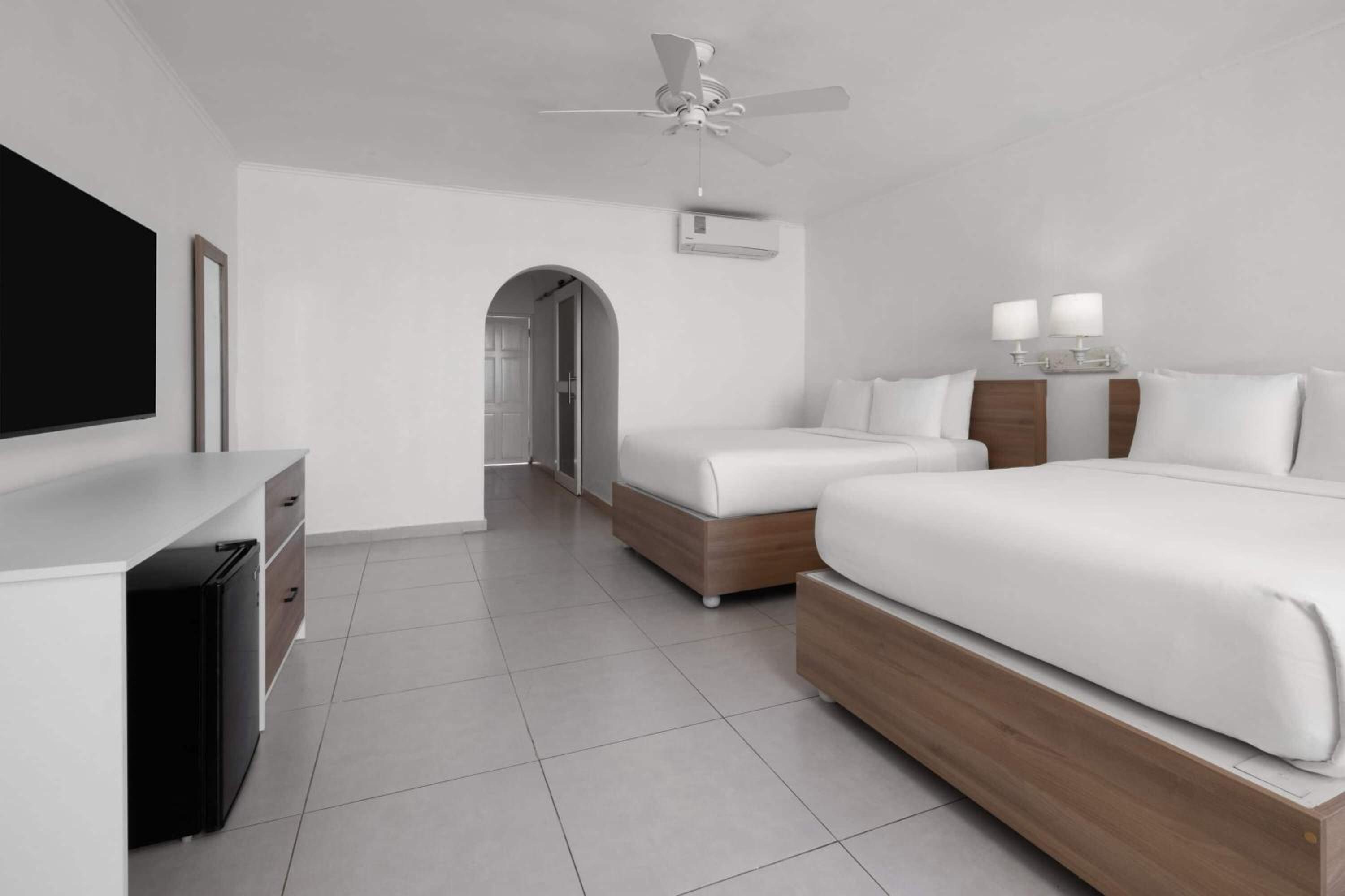 Double Room with Two Double Beds - Non-Smoking