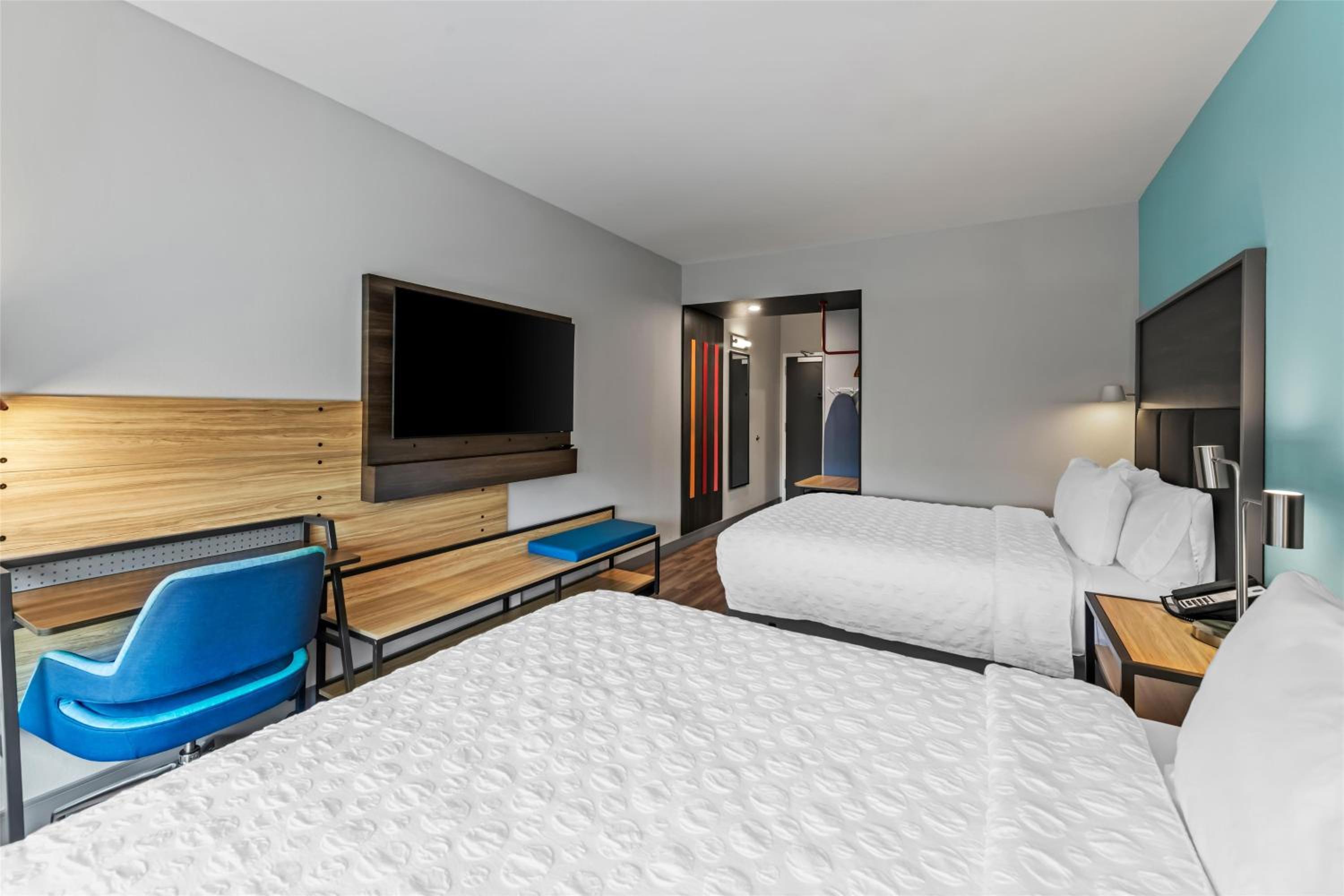 Queen Room With Two Queen Beds - Hearing Access - Photo 2