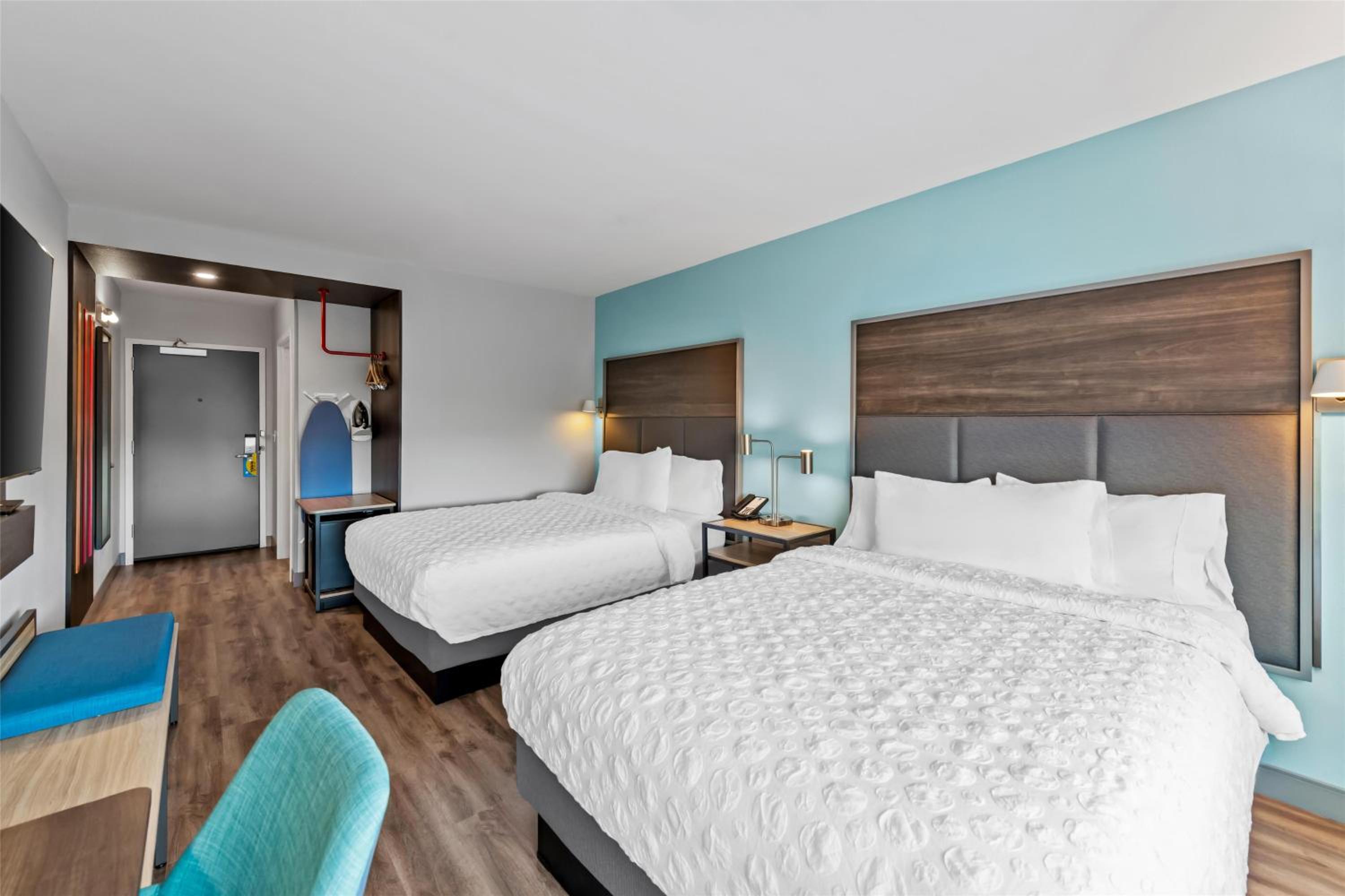 Queen Room with Two Queen Beds and Walk-In Shower - Photo 3