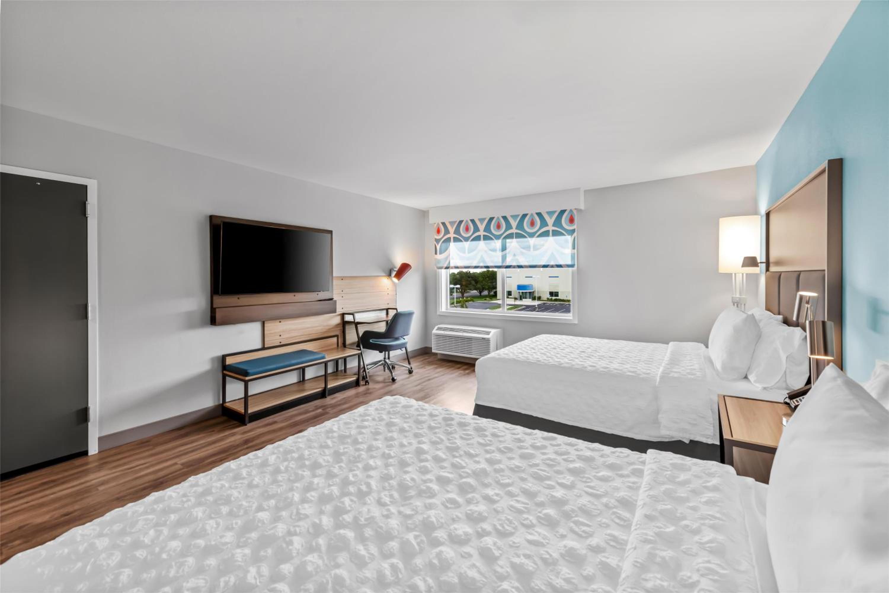 Queen Room with Two Queen Beds - Mobility and Hearing Access - Photo 5