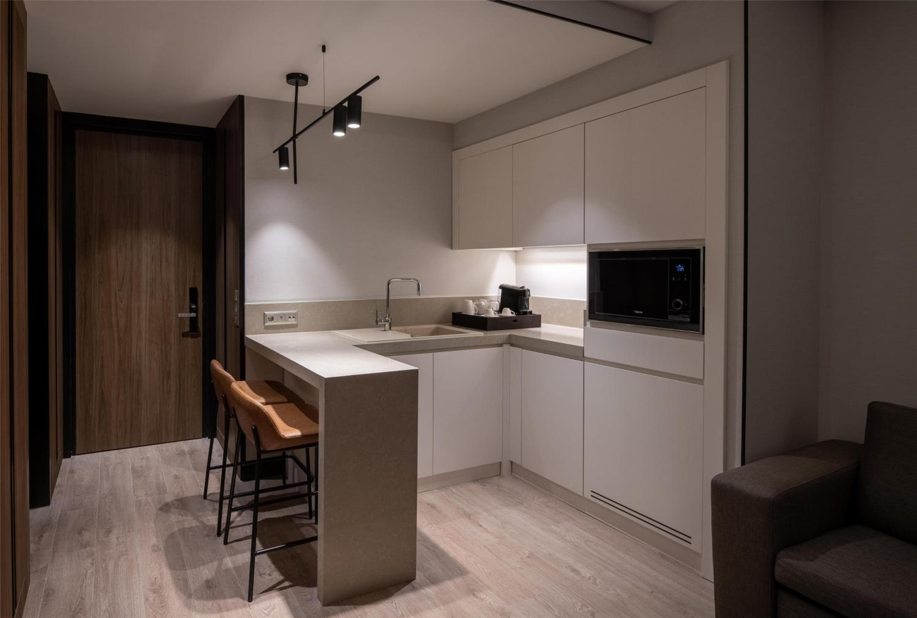 One-Bedroom King Suite