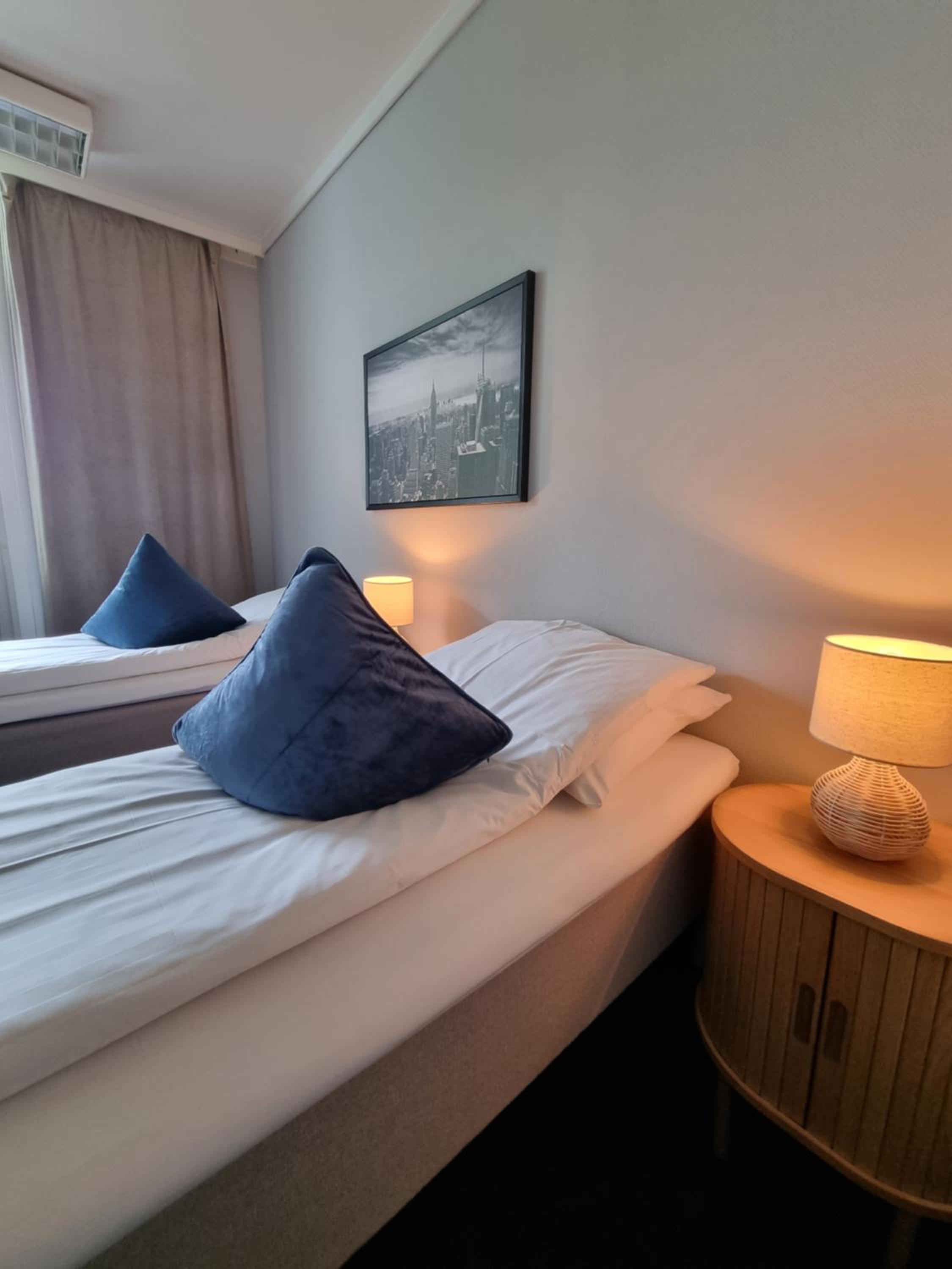 Superior, Double or Twin Room with Shared Bathroom and Sea View photo 2