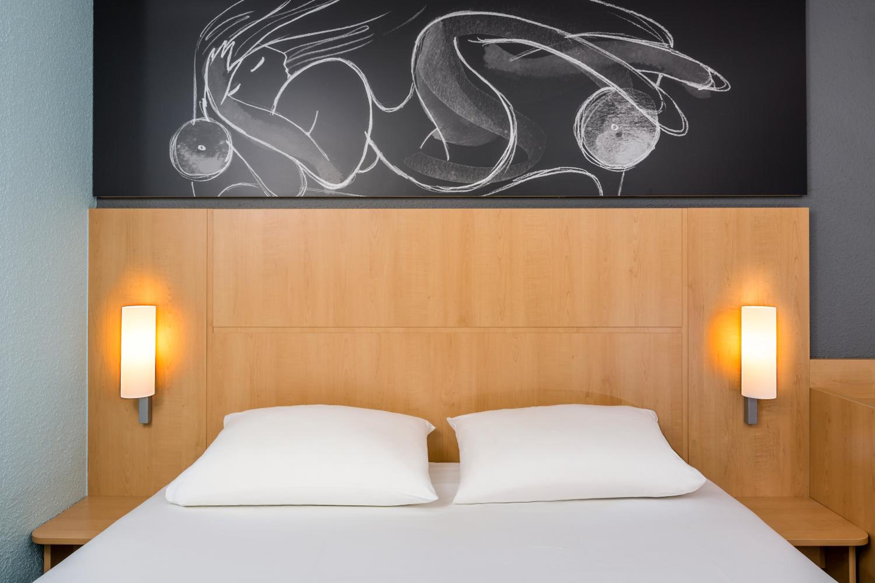 Standard Room with 1 Double Bed - Photo 1