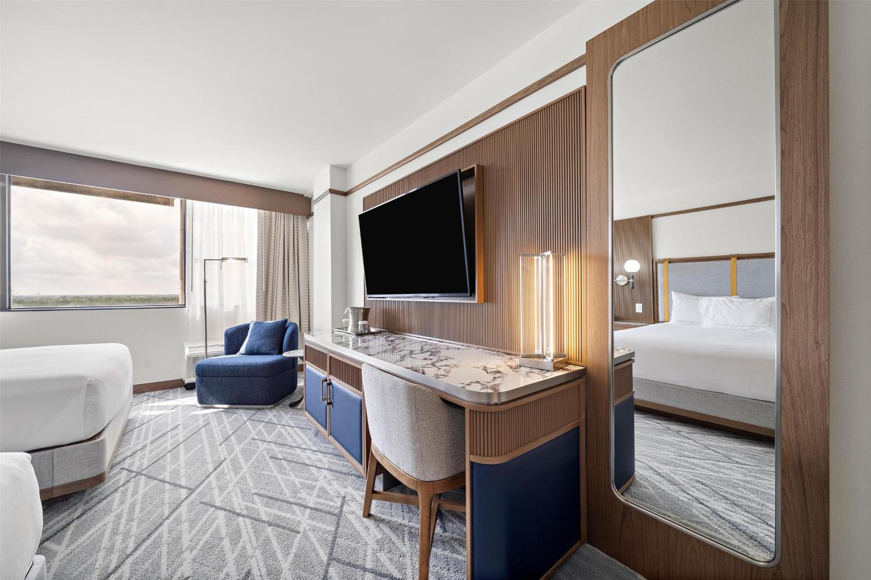 Queen Room with Two Queen Beds - Photo 1