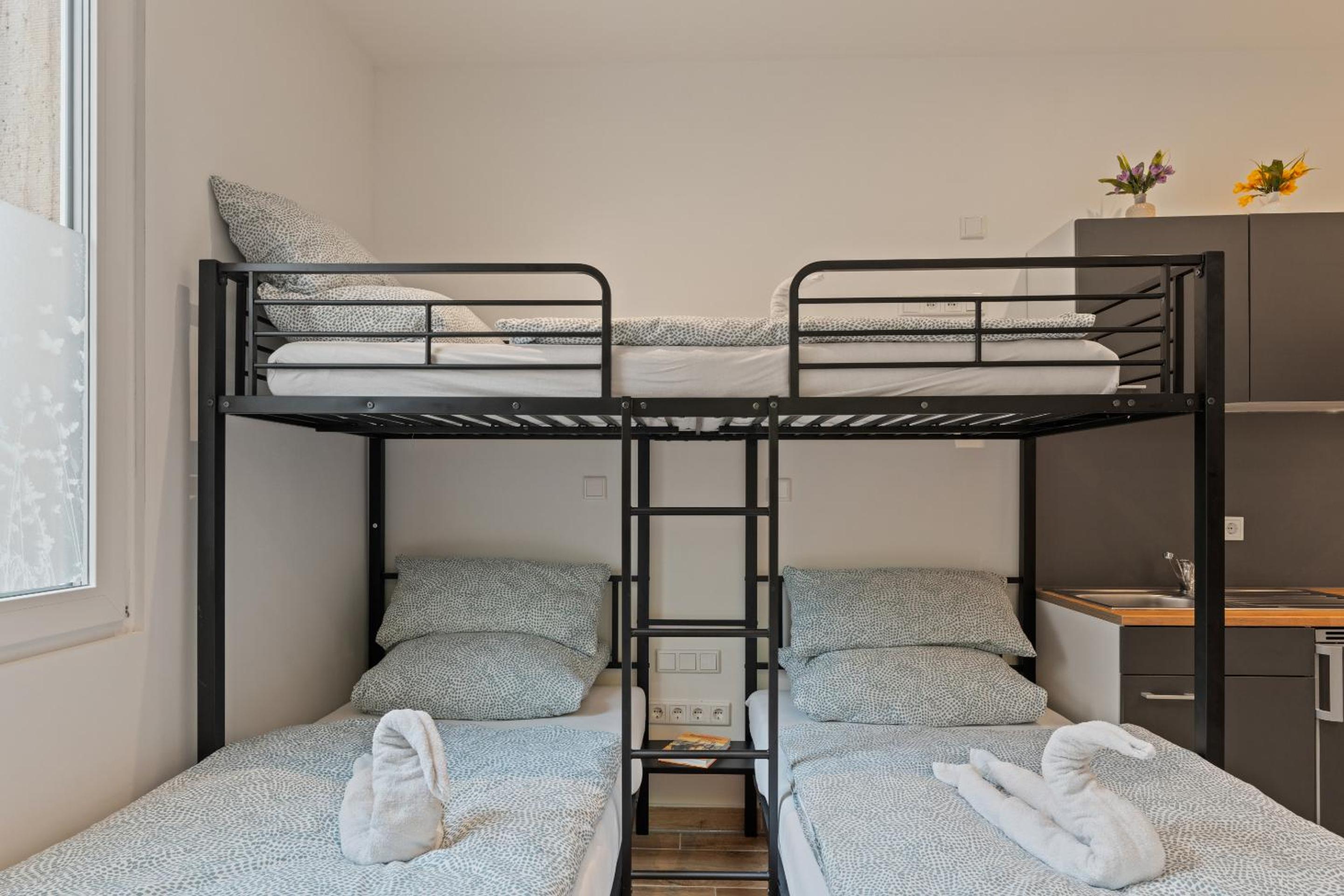 Economy Triple Room