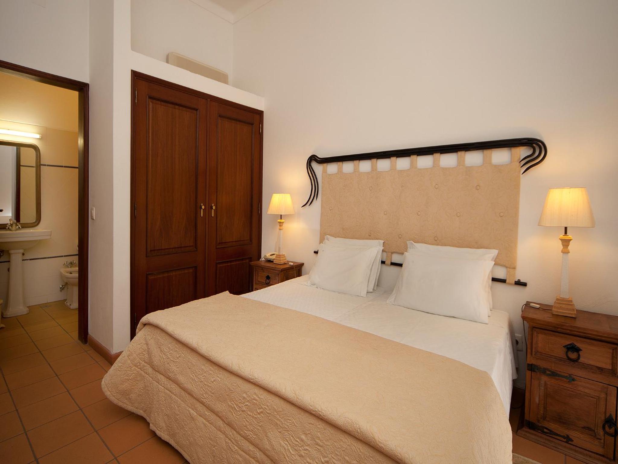 Double or Twin Room - Photo 17