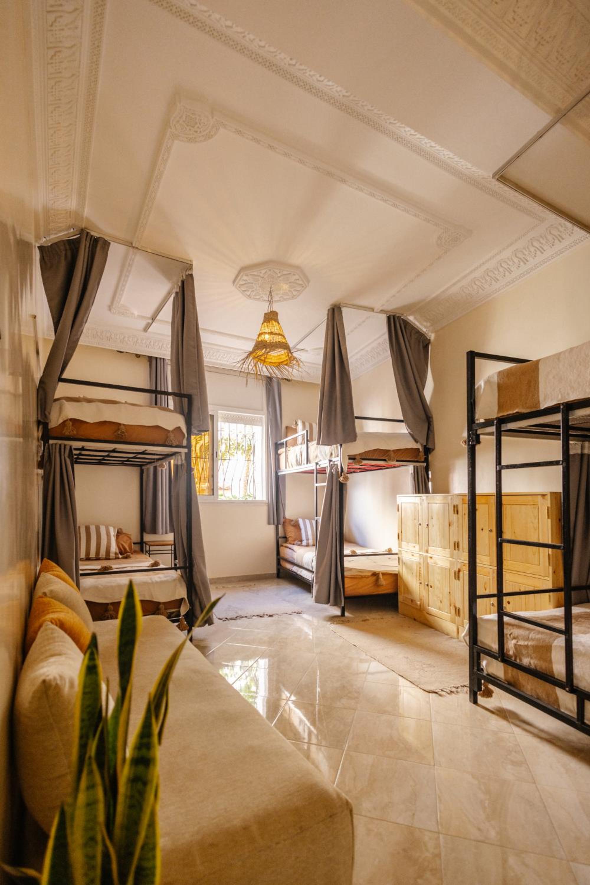 Bed in 6-Bed Mixed Dormitory Room photo 1