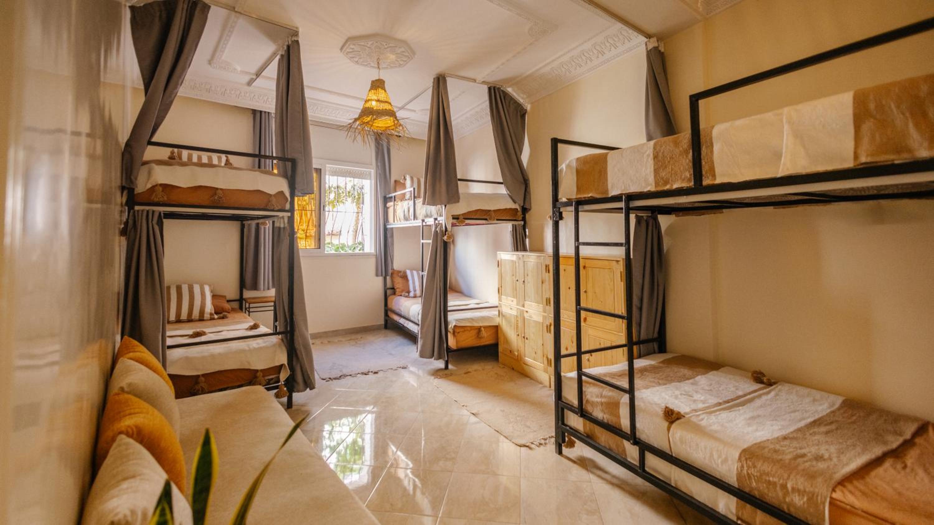 Bed in 6-Bed Mixed Dormitory Room photo 2