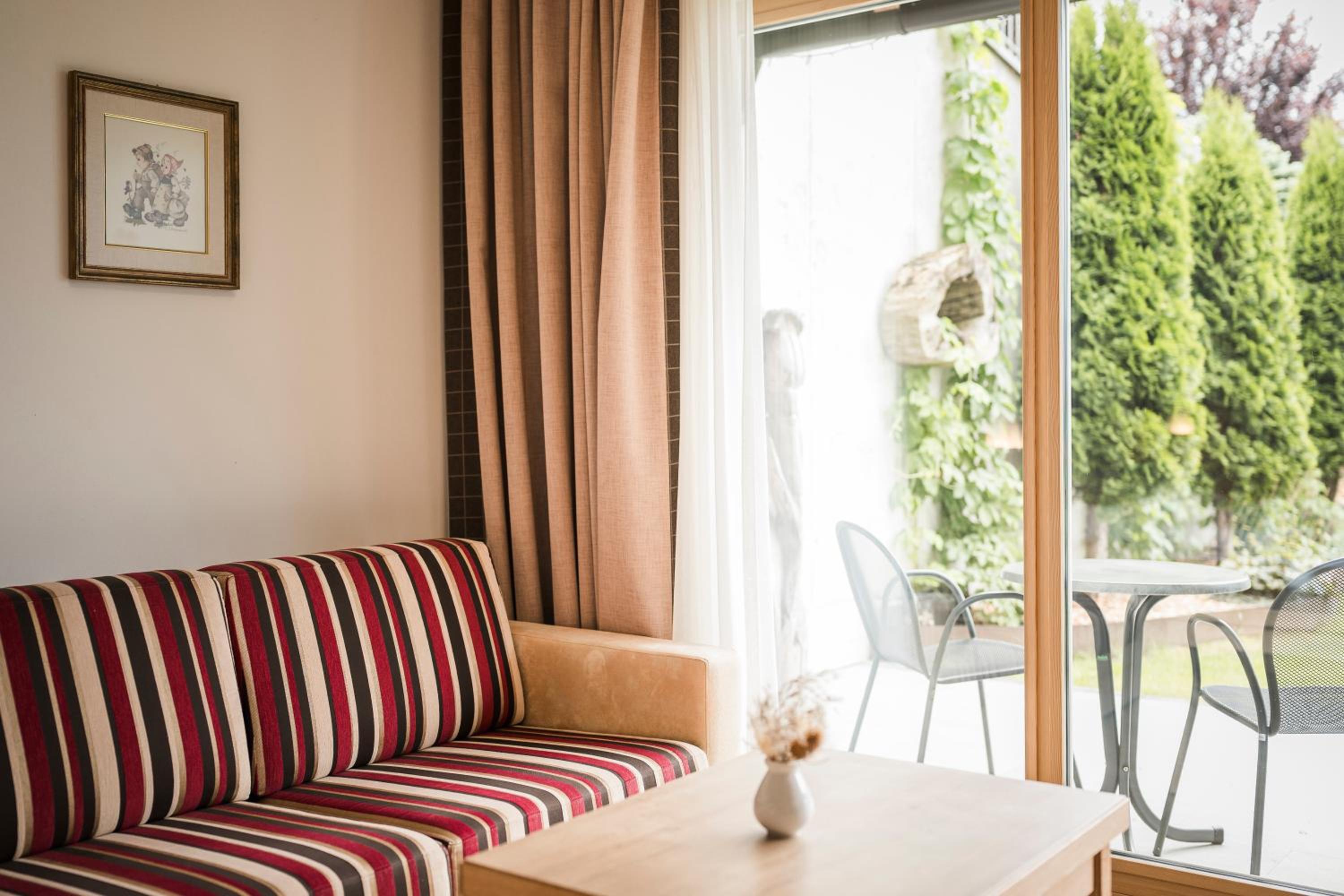 Junior Suite with Garden View photo 2