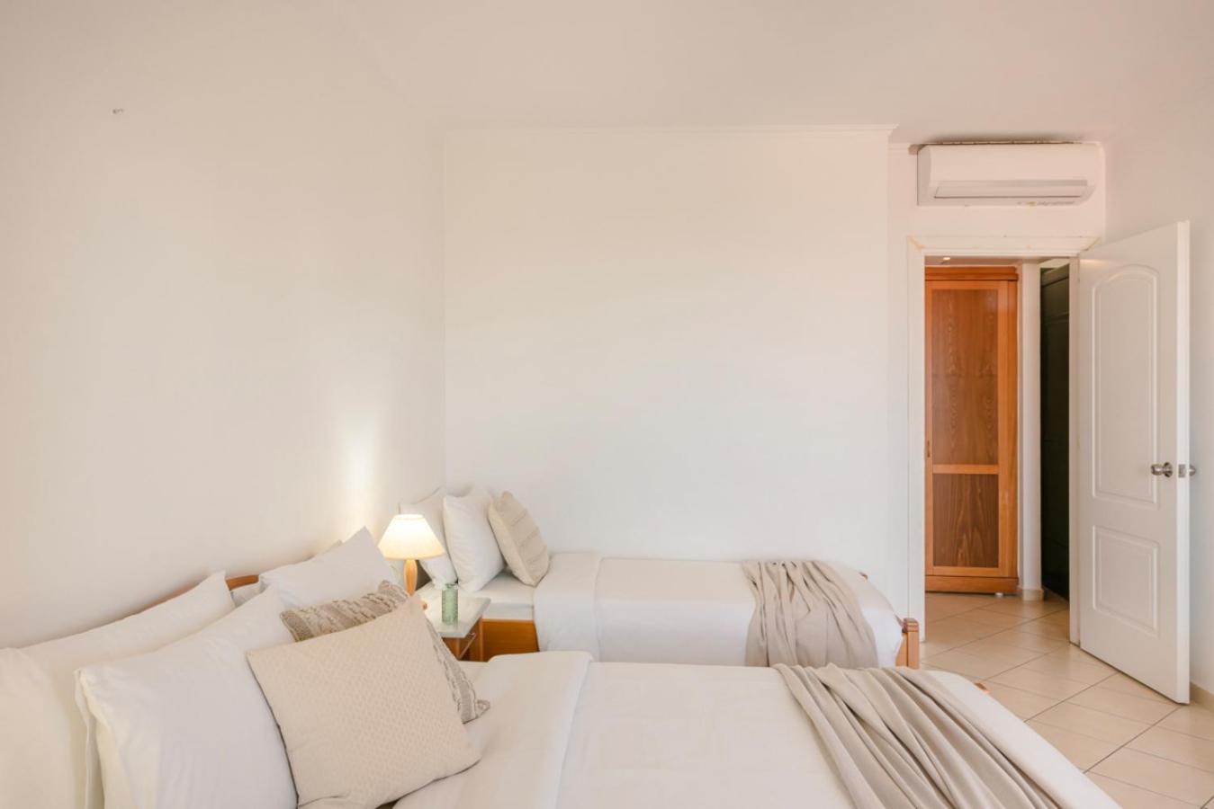 Apartment with Sea View photo 1